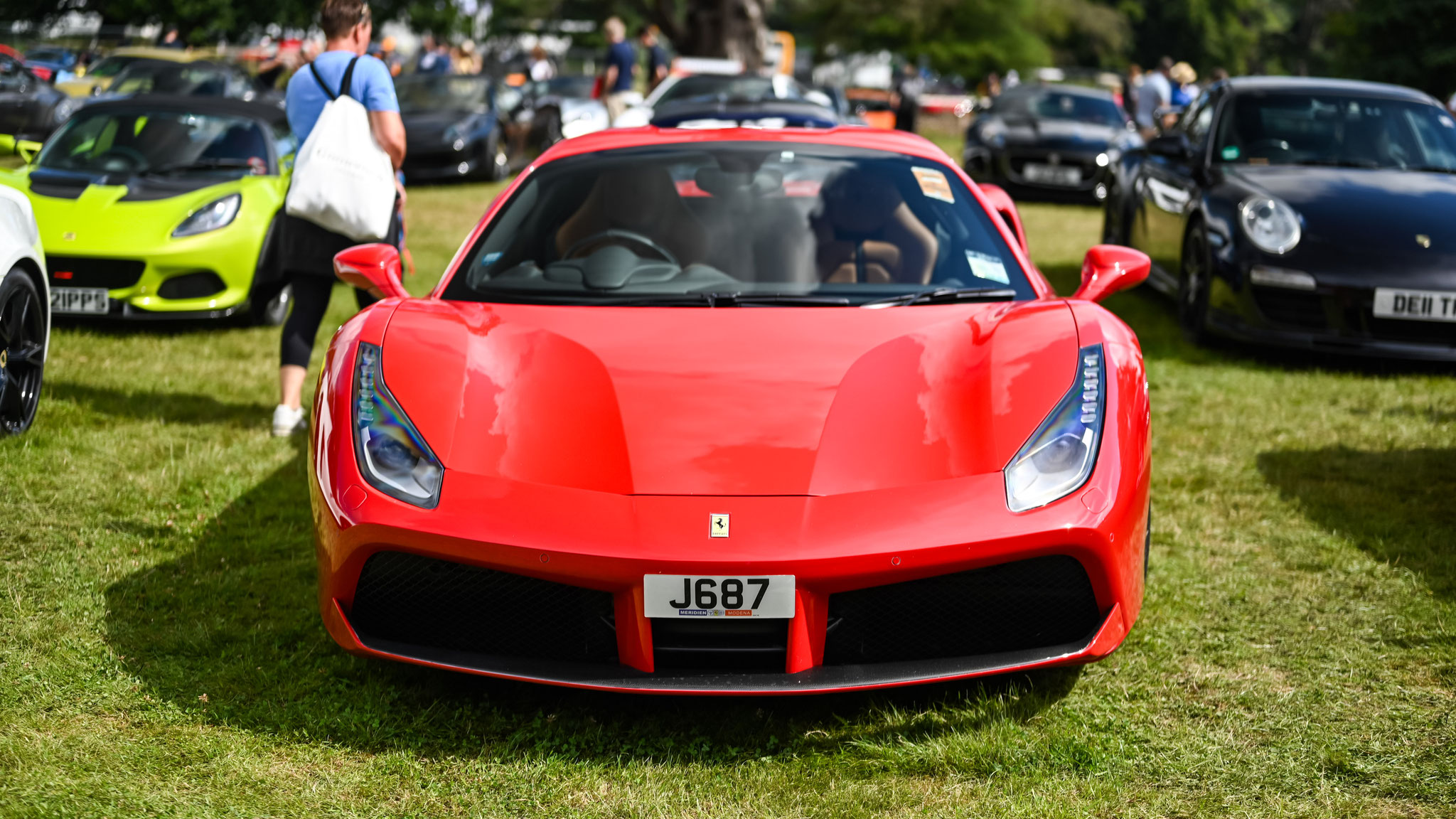 Ferrari 488 GTB - J687 (GBJ)