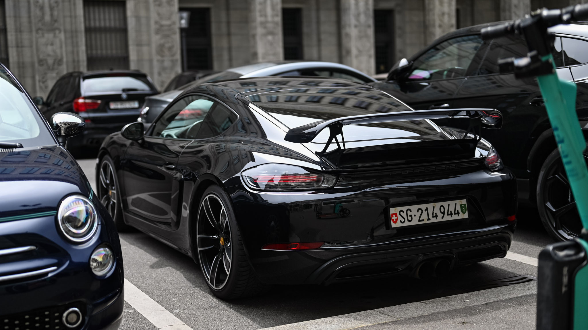Porsche Cayman GT4 - SG214944 (CH)