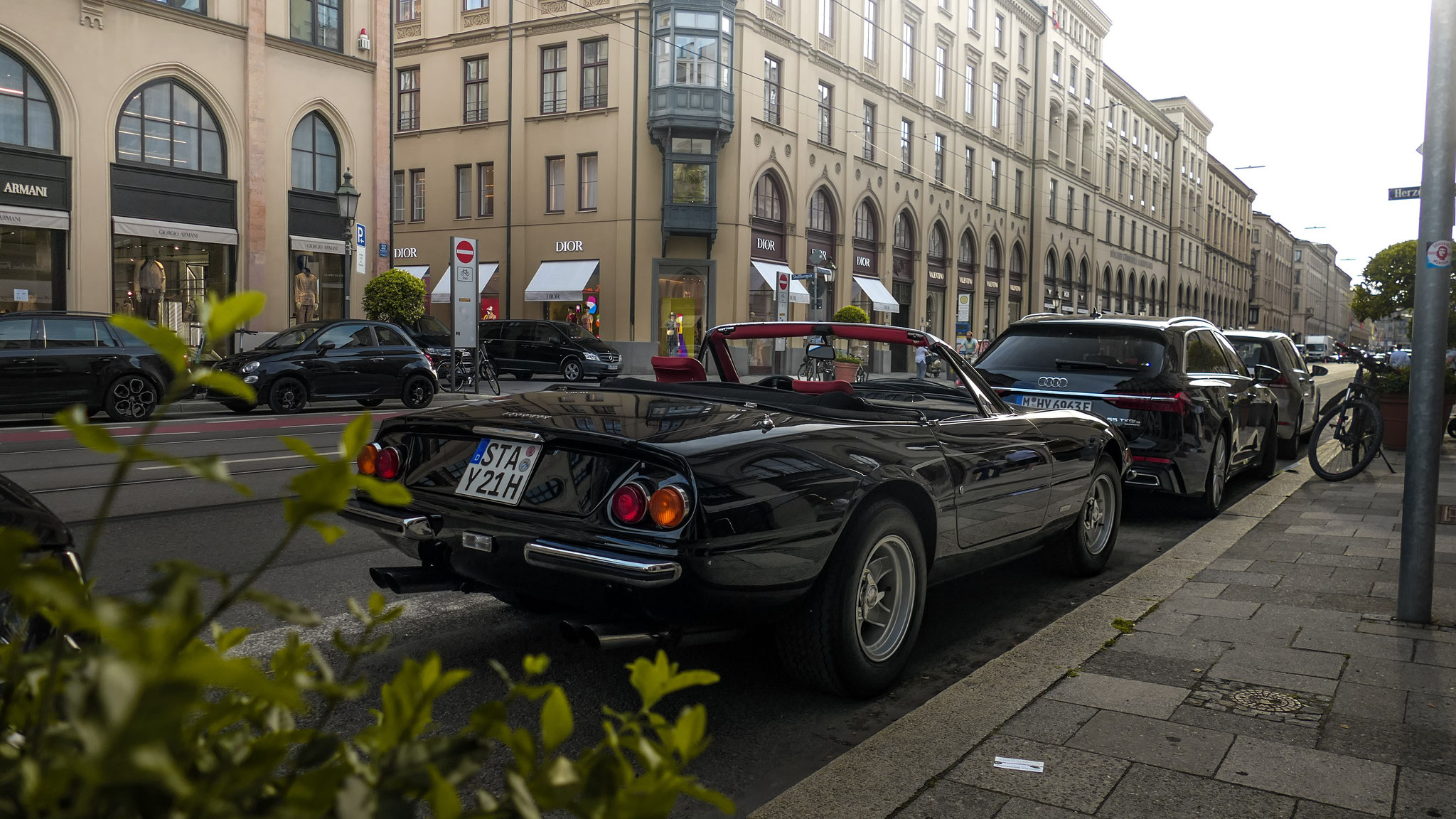 Ferrari 365 GTB/4 Daytona Spider - STA-Y21H