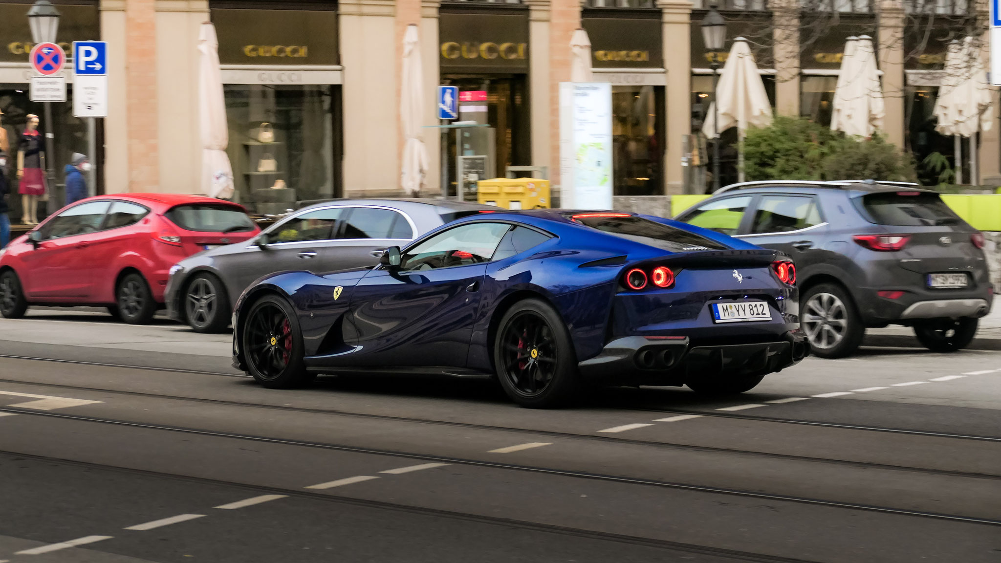 Ferrari 812 Superfast - M-YY812