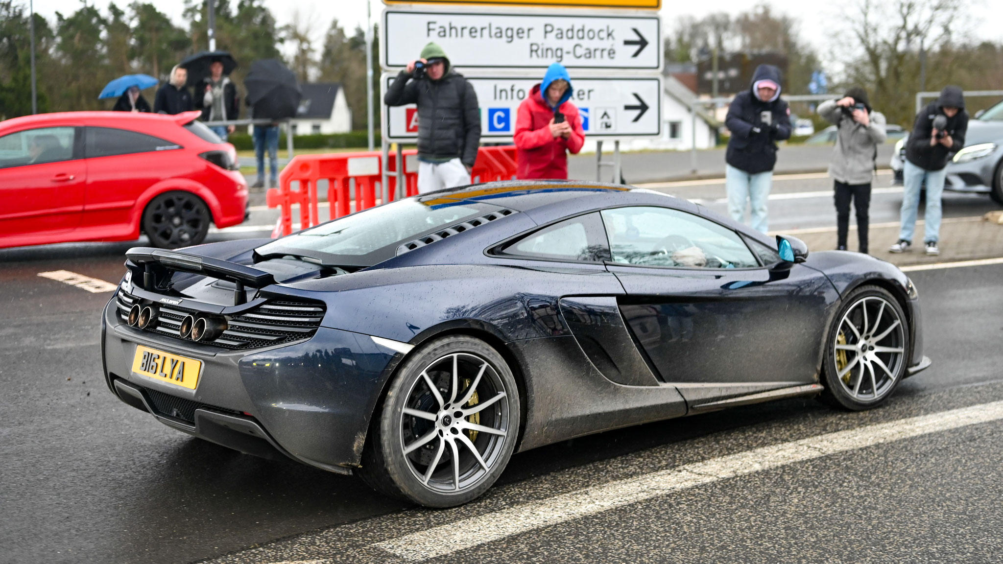 McLaren 650S - B16LYA (GB)