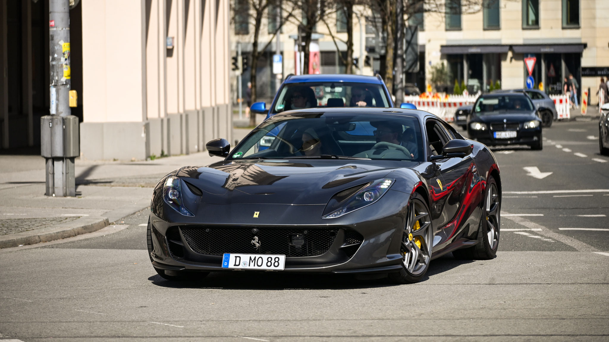 Ferrari 812 Superfast - D-MO88
