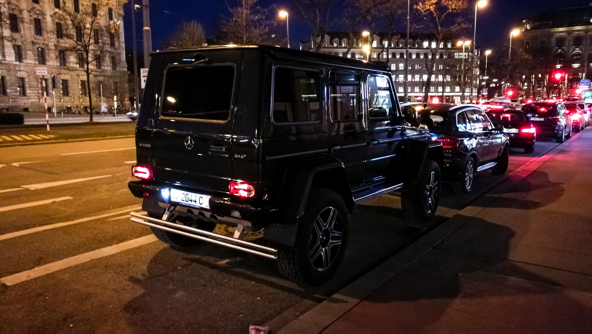Mercedes G500 4x4² - M-2044C