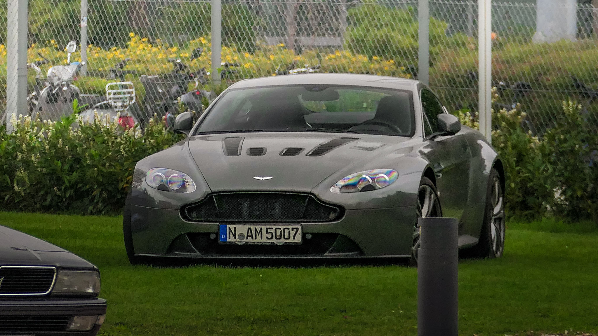 Aston Martin Vantage V12 - N-AM5007