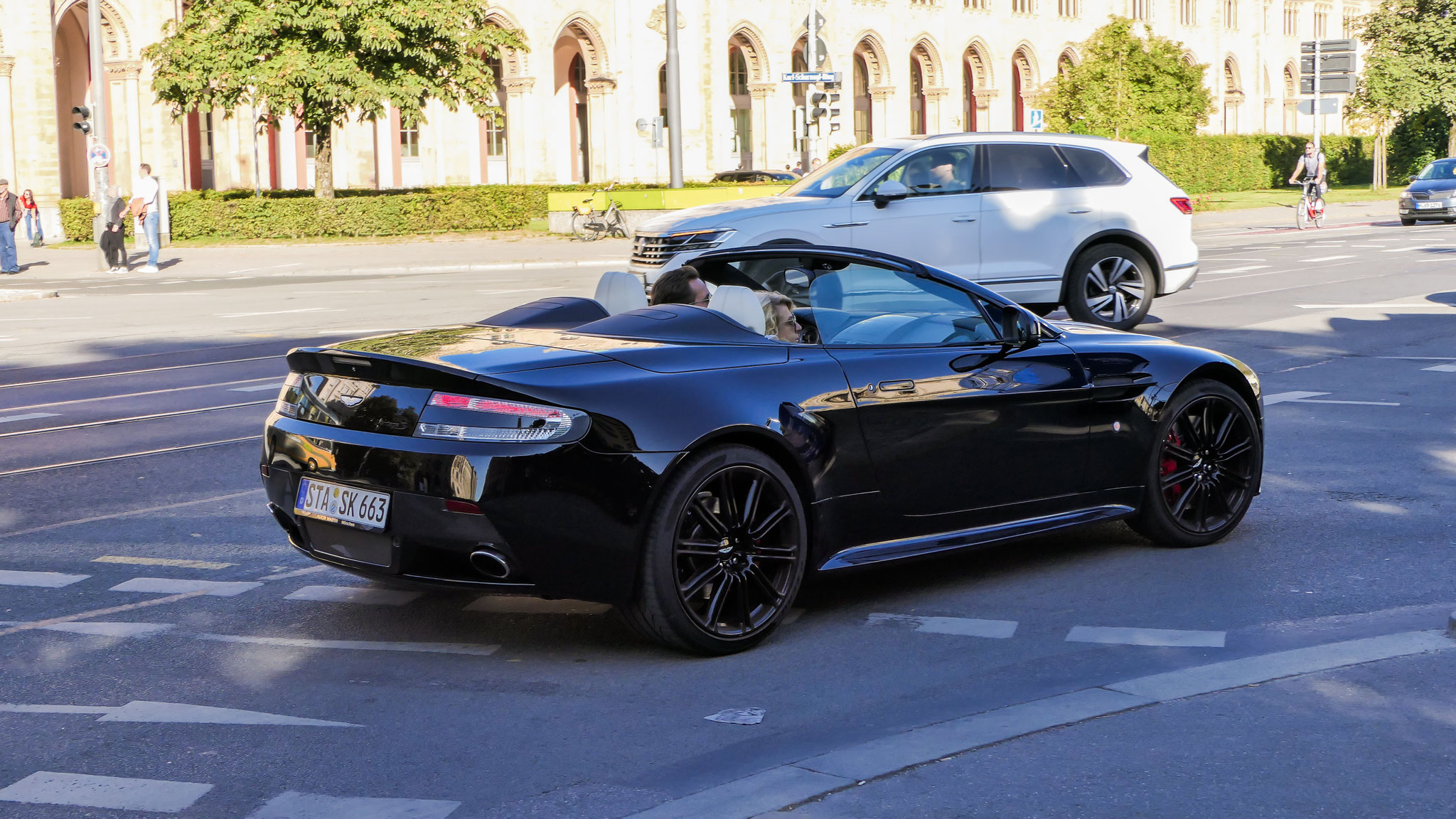 Aston Martin Vantage V8 S Volante - STA-SK663