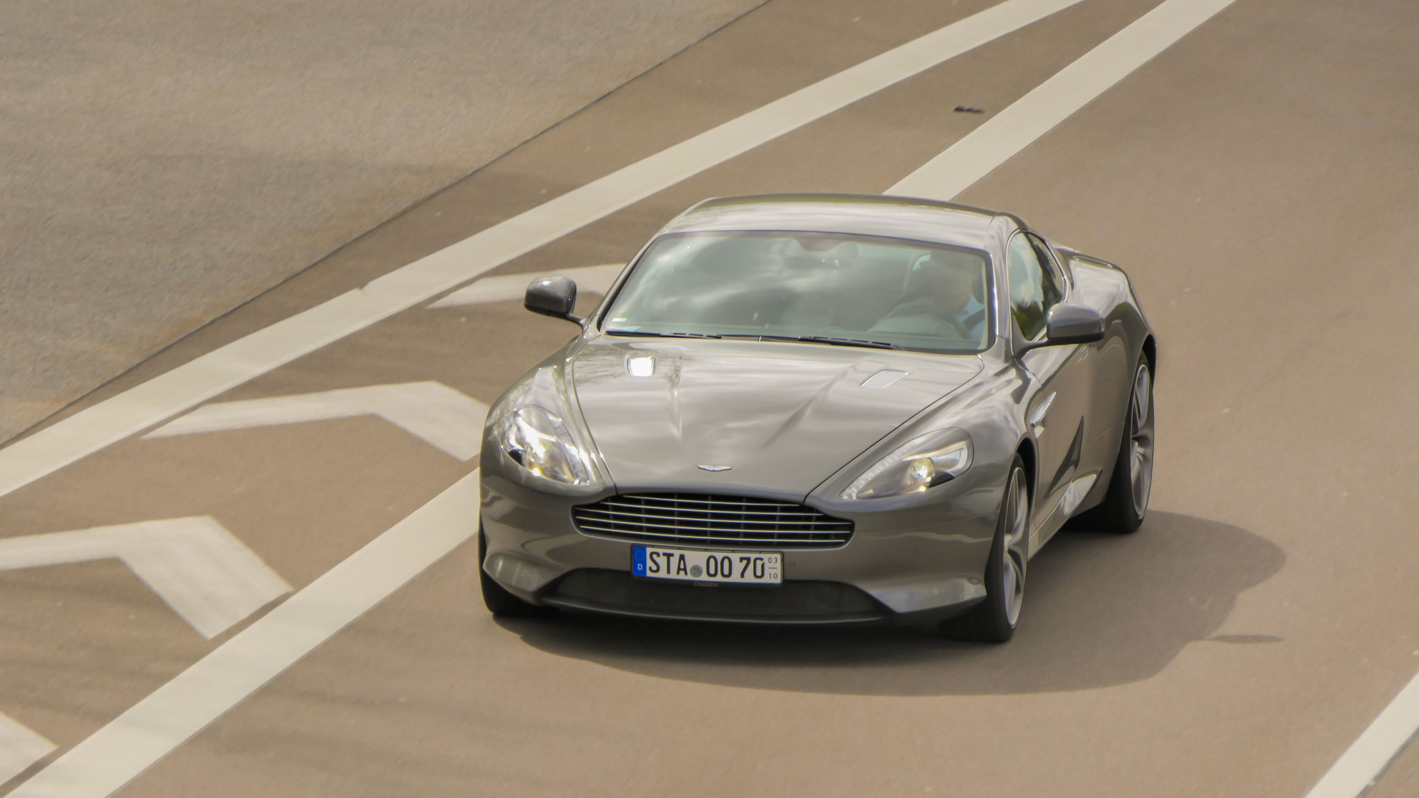 Aston Martin DB9 GT Coupé - STA-OO70