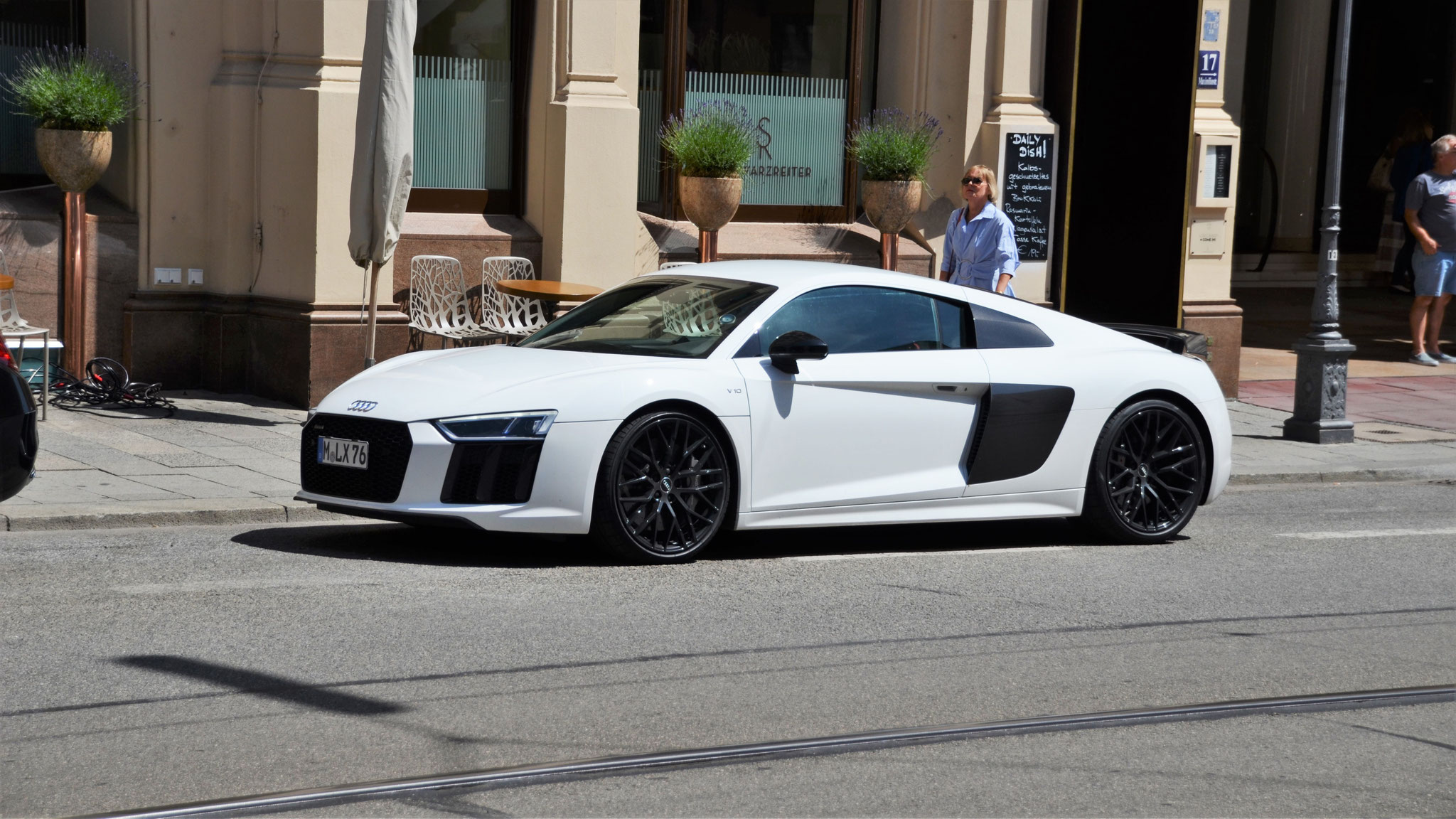 Audi R8 V10 - M-LX76
