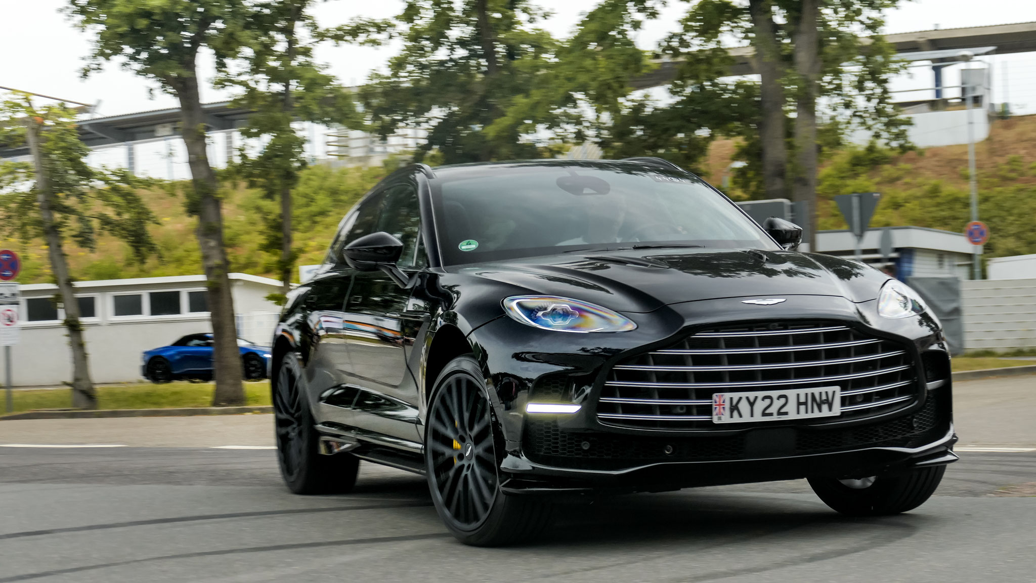 Aston Martin DBX 707 - KY22HNV (GB)