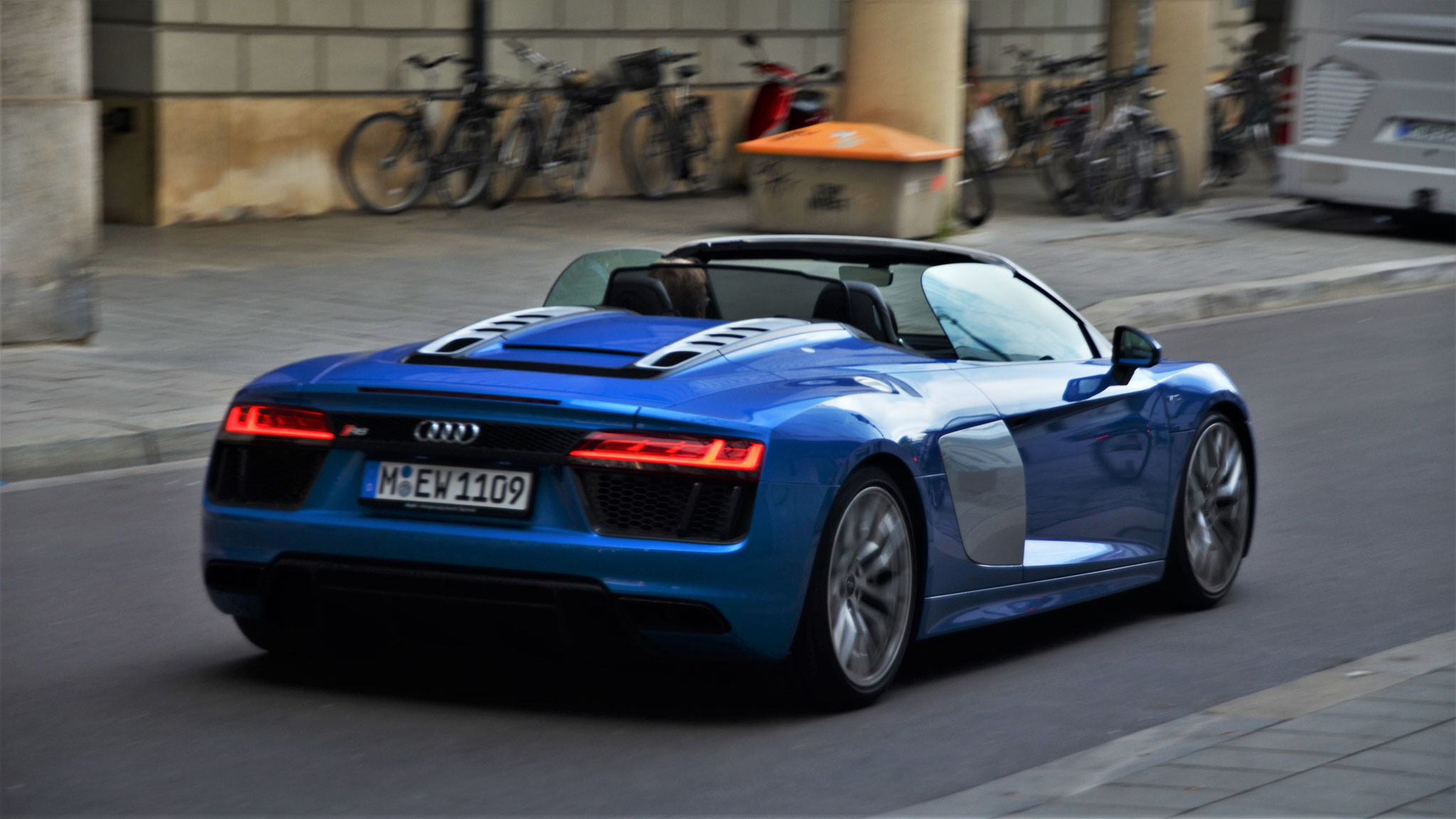 Audi R8 V10 Spyder - M-EW1109