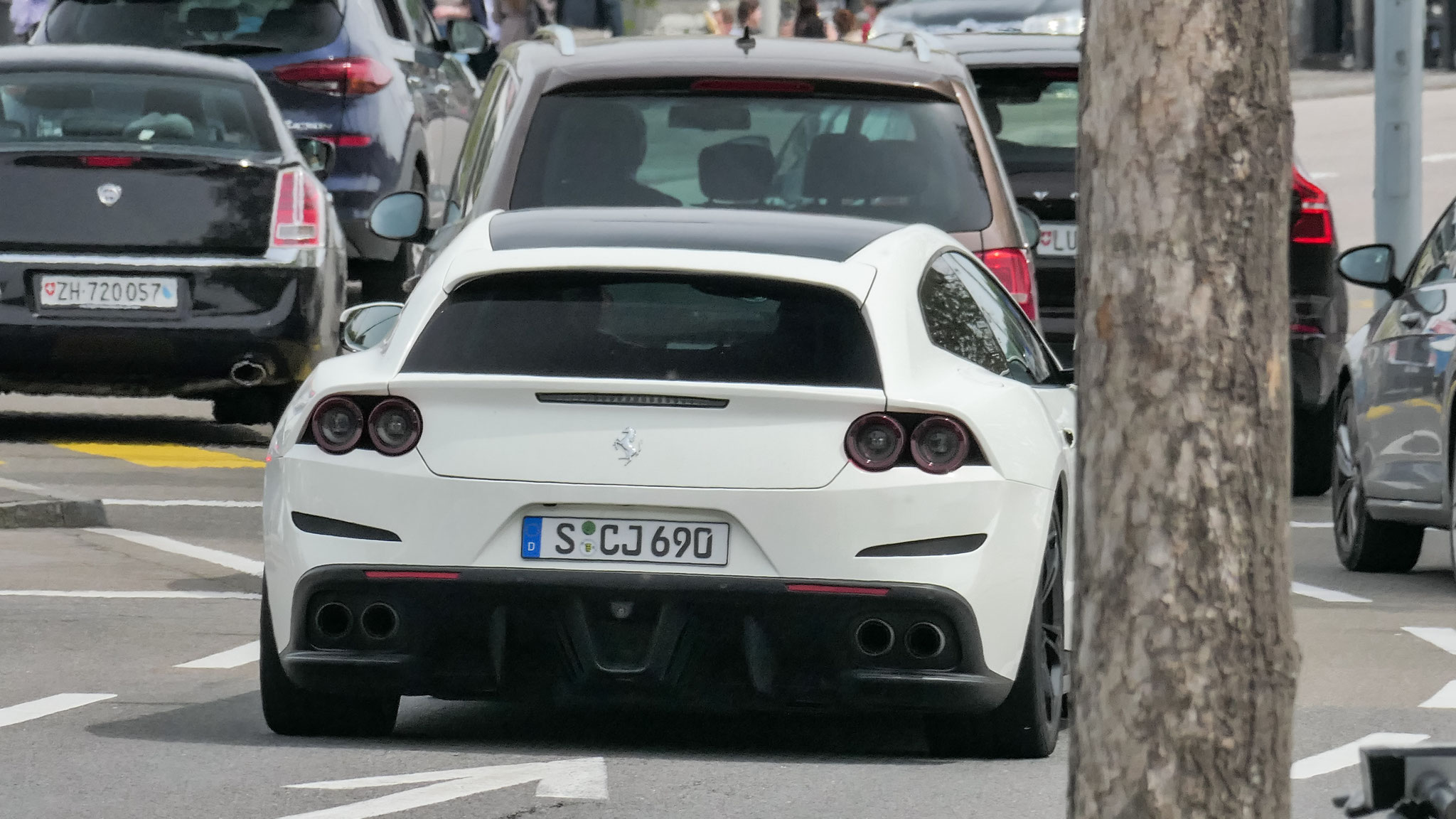 Ferrari GTC4 Lusso - S-CJ690