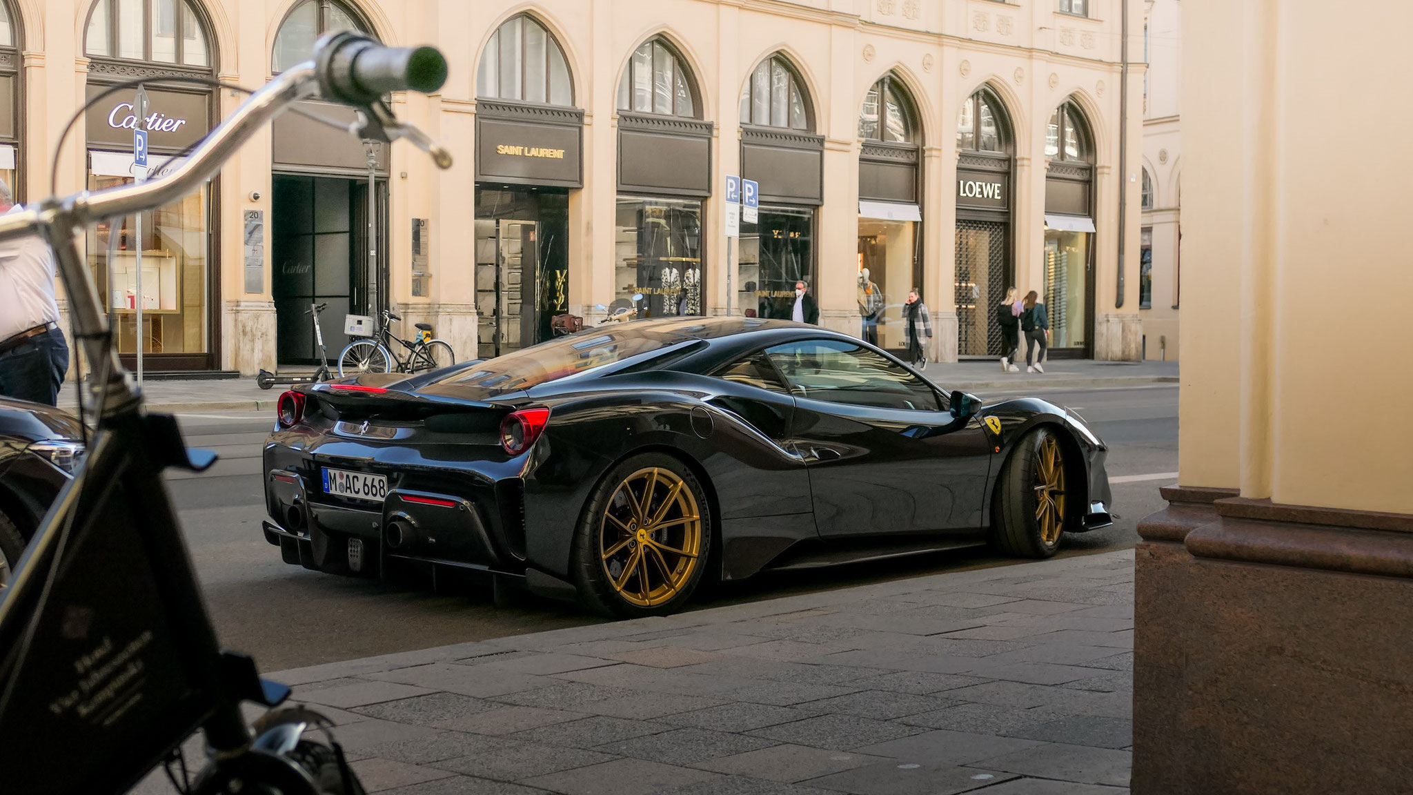Ferrari 488 Pista - M-AC668