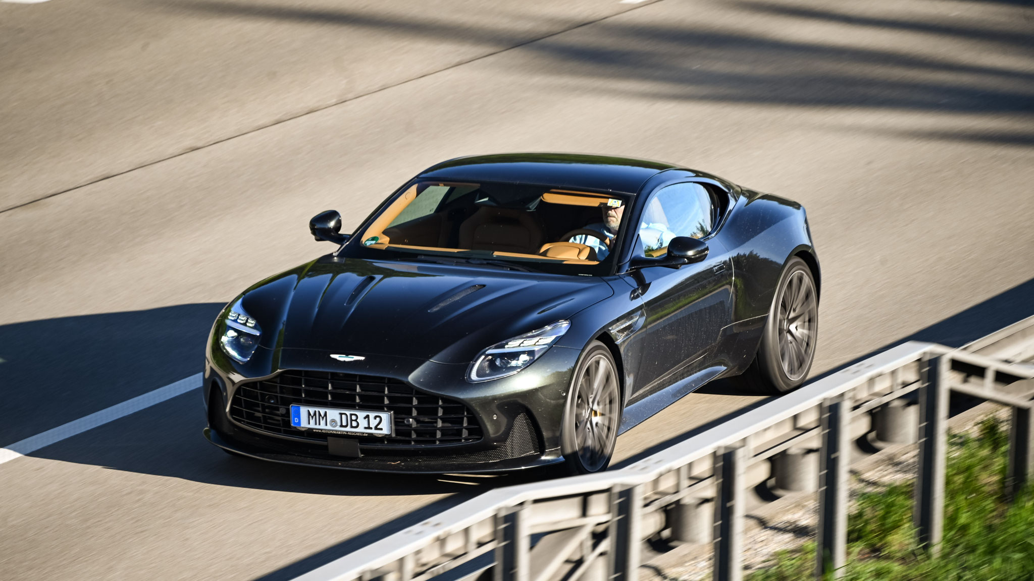 Aston Martin DB12 - MM-DB12