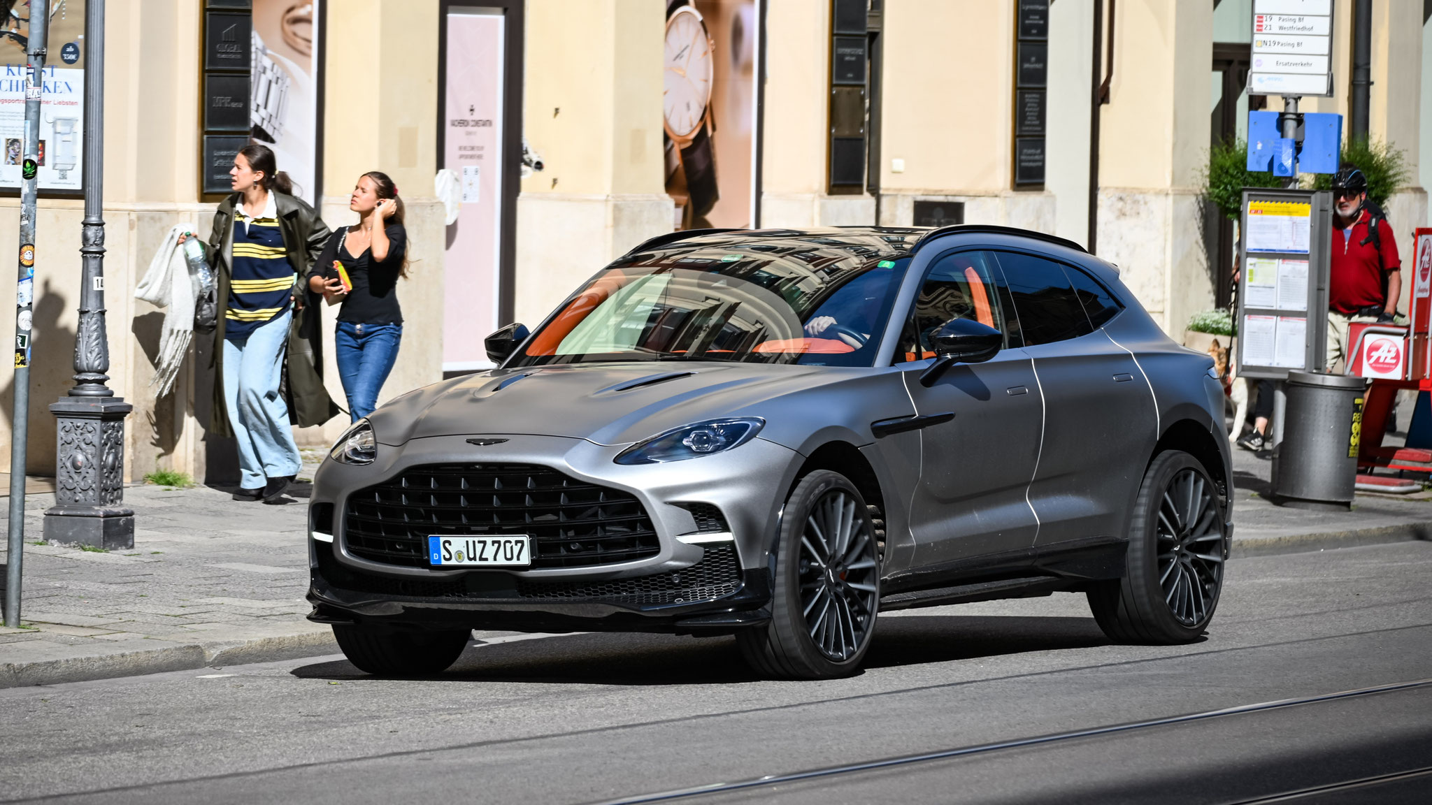 Aston Martin DBX 707 - S-UZ7007