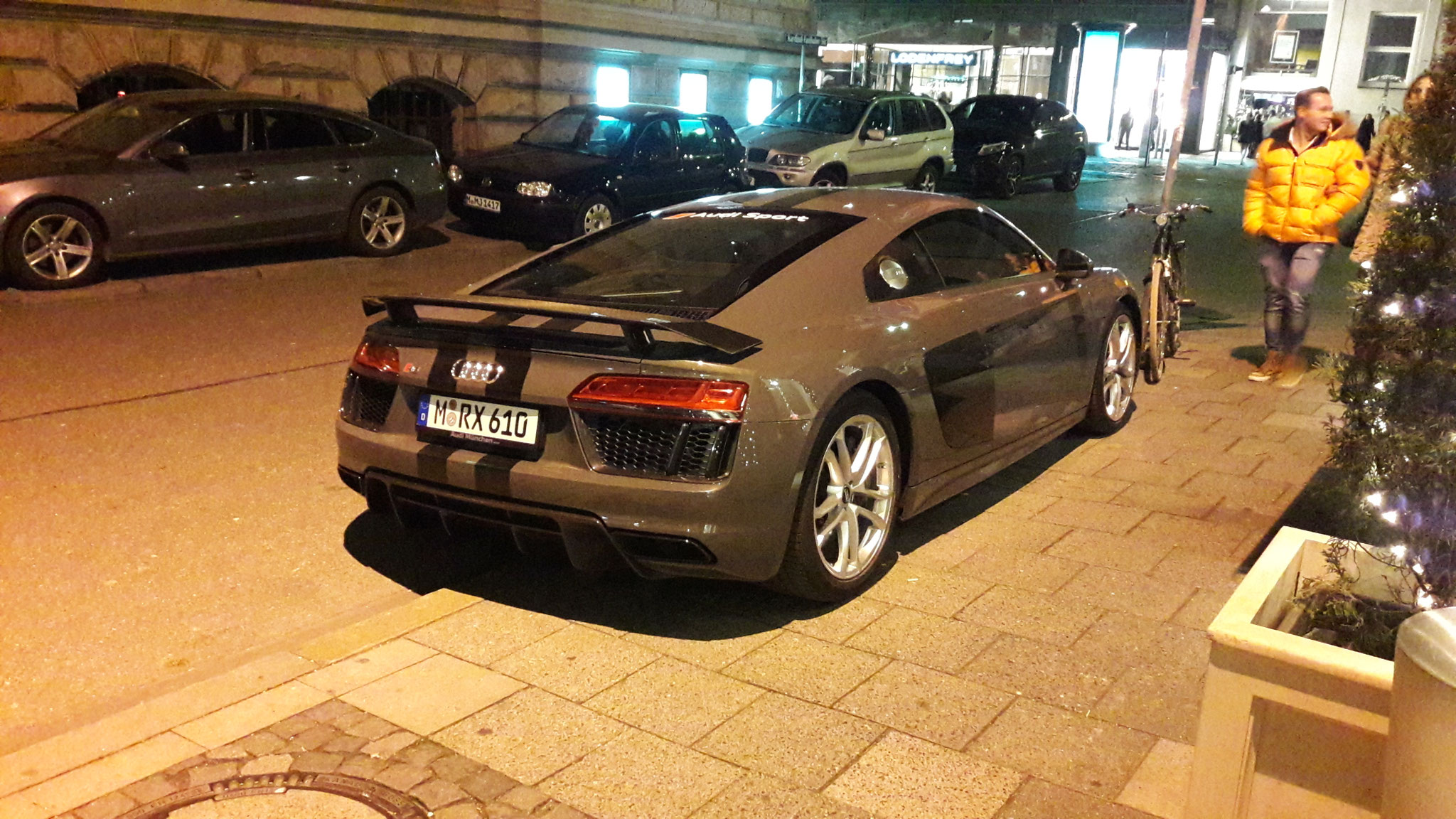 Audi R8 V10 - M-RX610