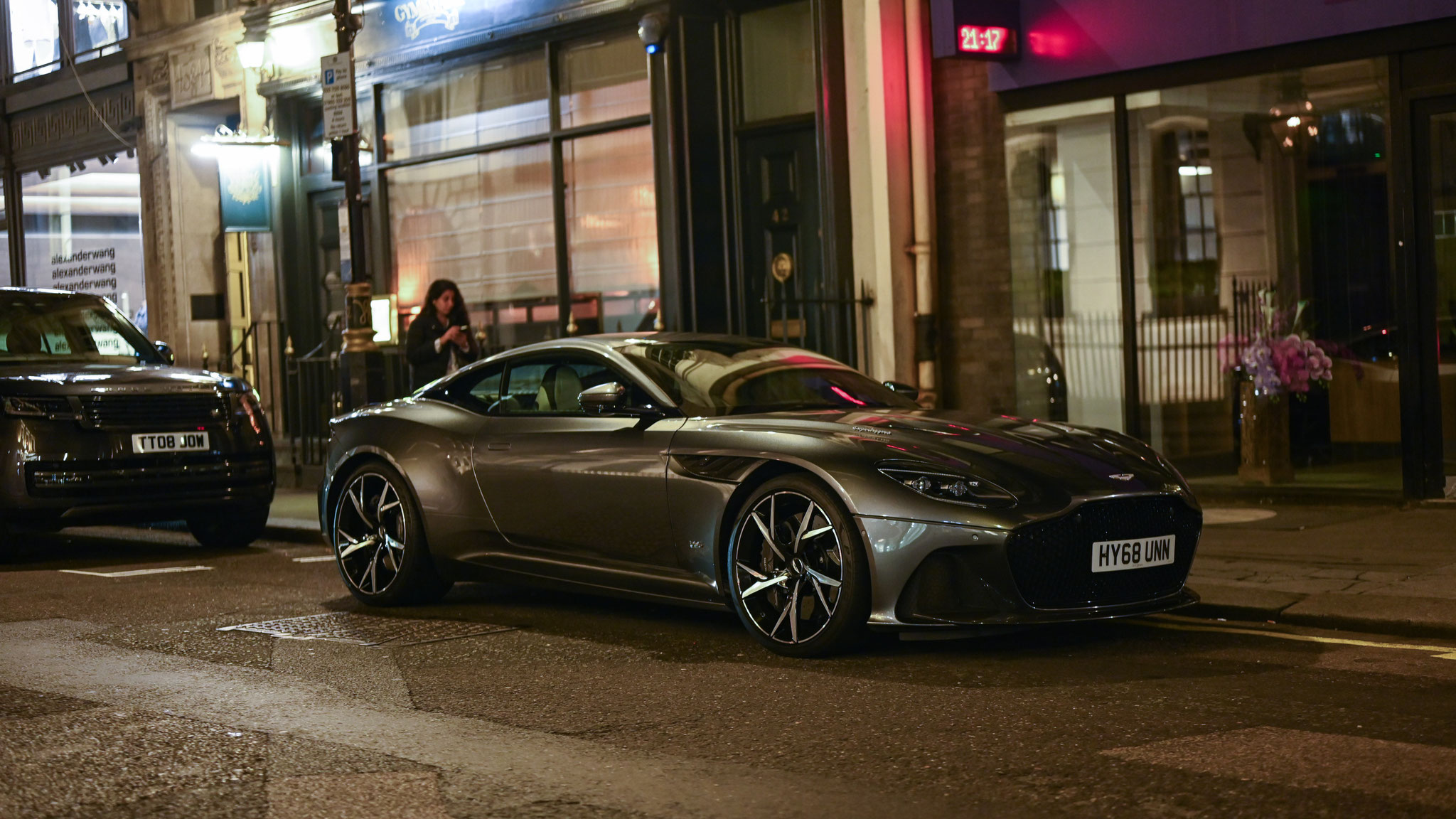 Aston Martin DBS Superleggera - HY68UNN (GB)