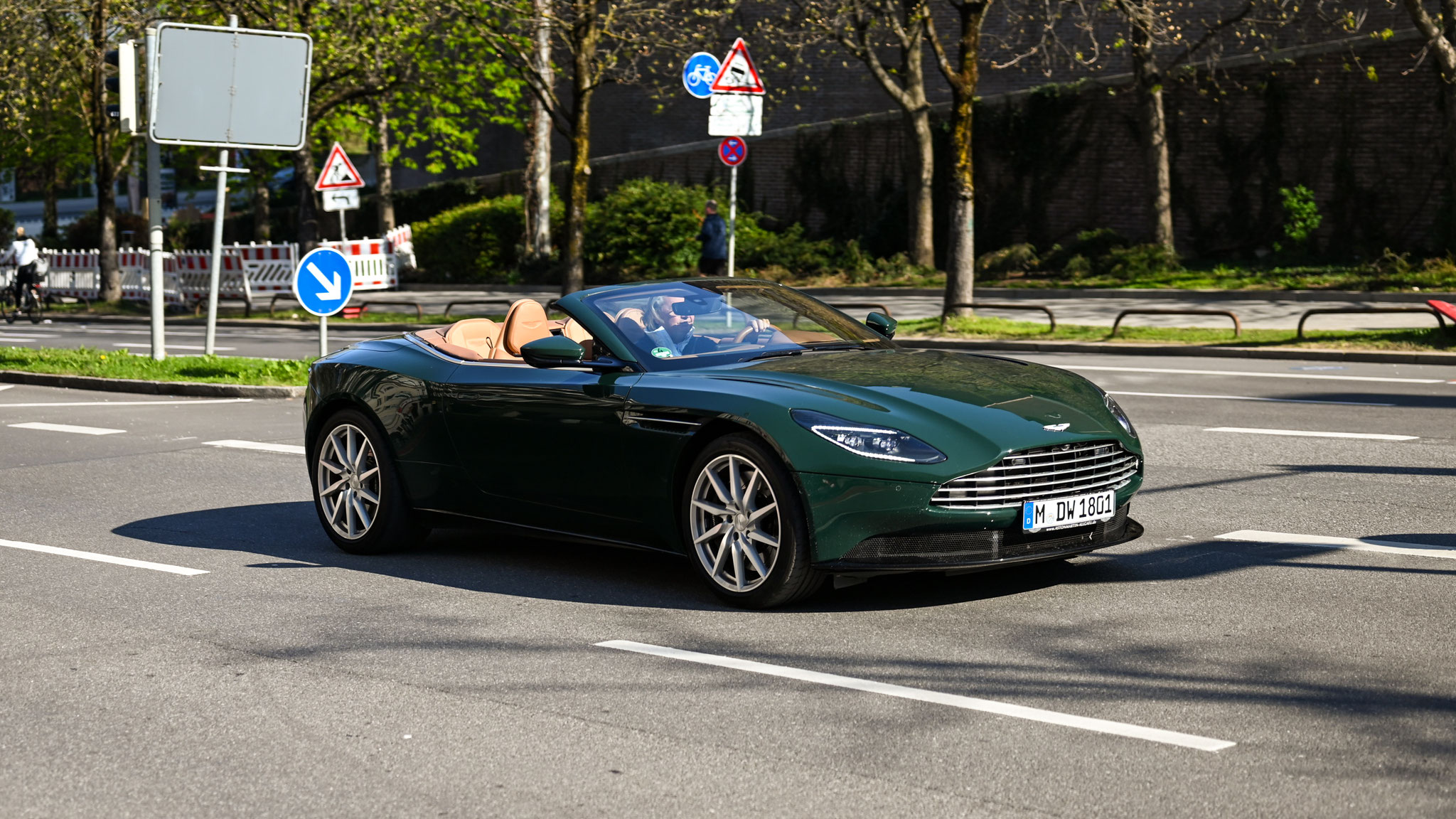 Aston Martin DB11 Volante - M-DW1801
