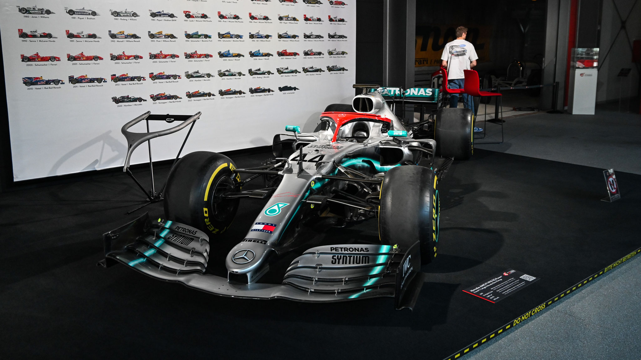 Mercedes-AMG F1 W10 EQ Power (Loh) 