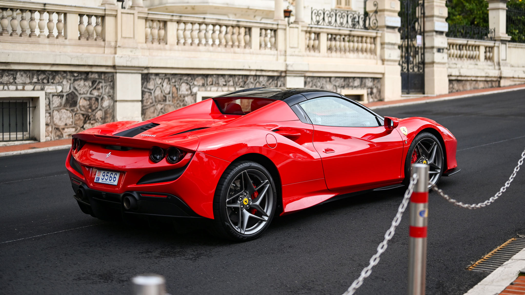 Ferrari F8 Spider - 9566 (MC)