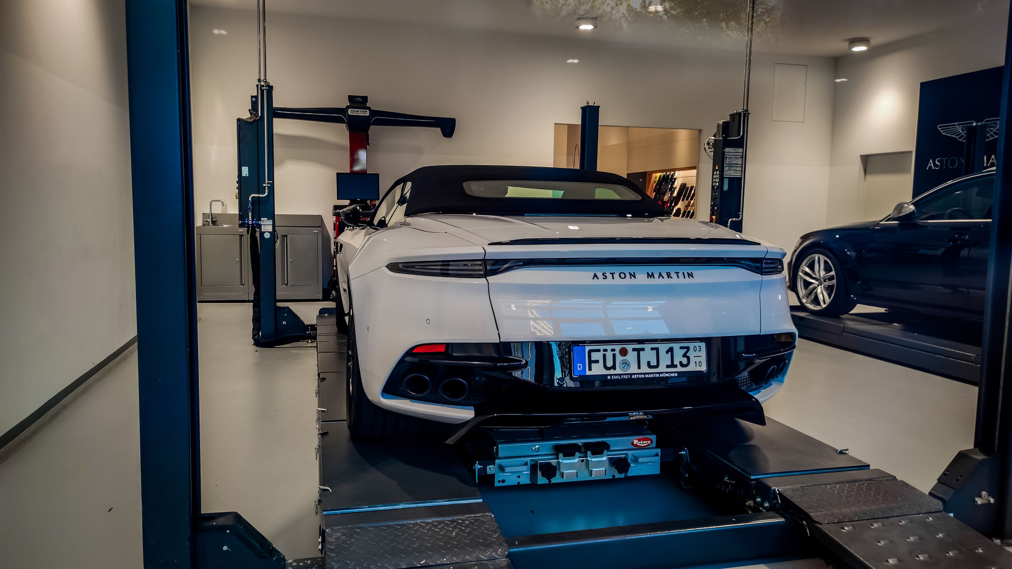 Aston Martin DBS Superleggera Volante - FÜ-TJ13