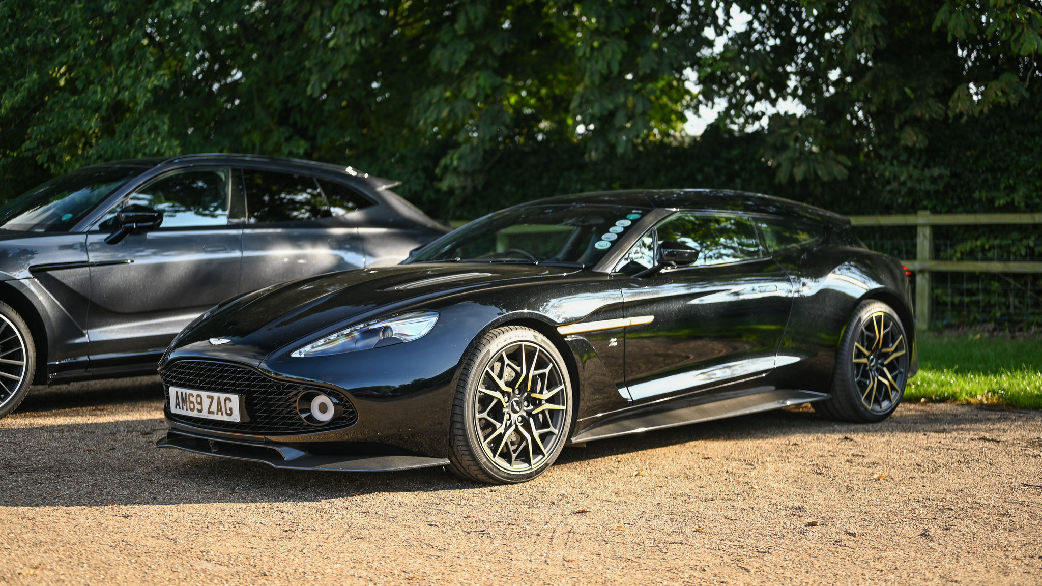 Aston Martin Vanquish Zagato Shooting Brake - AM69ZAG (GB)