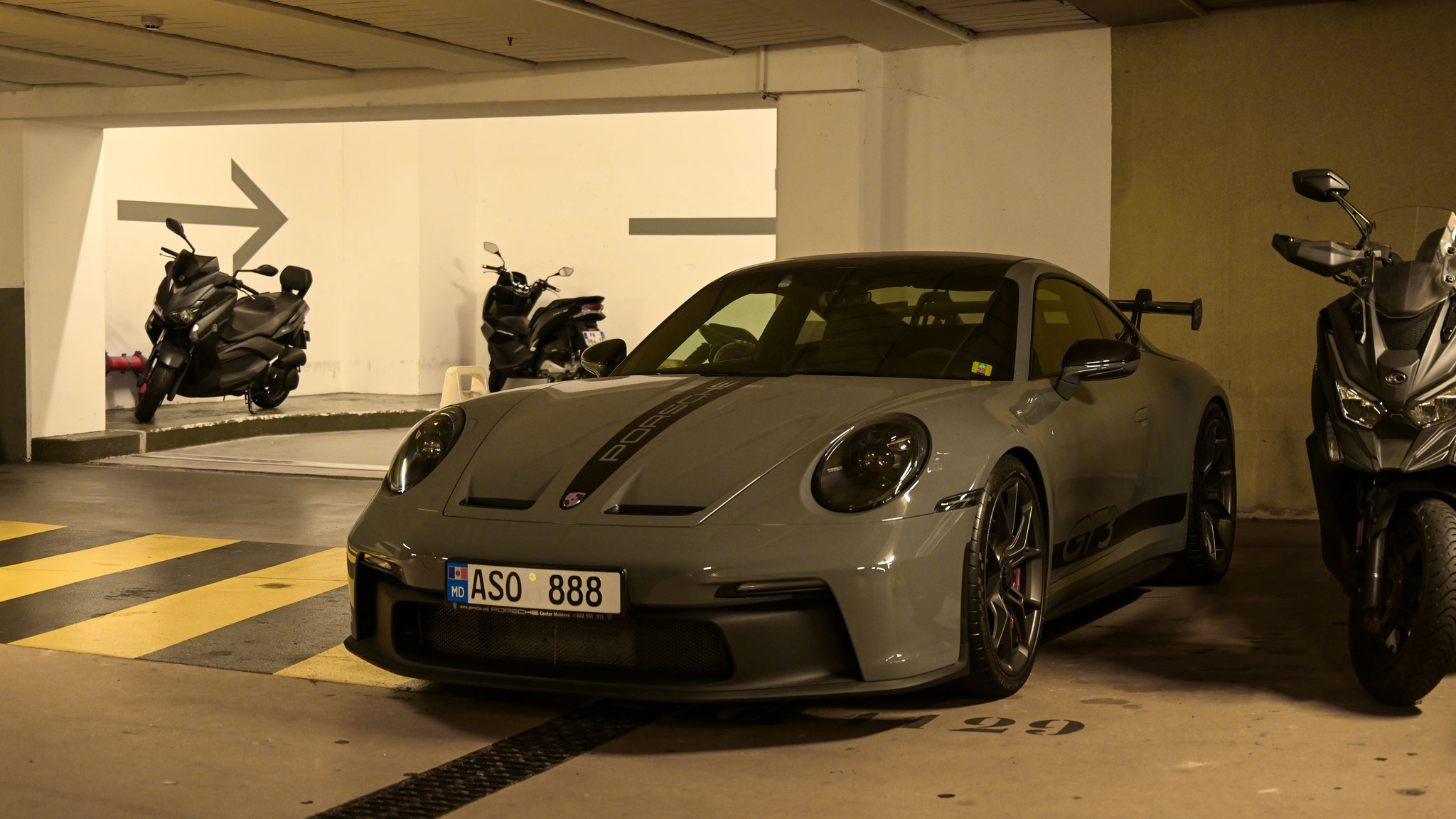 Porsche 992 GT3 - ASO888 (MD)