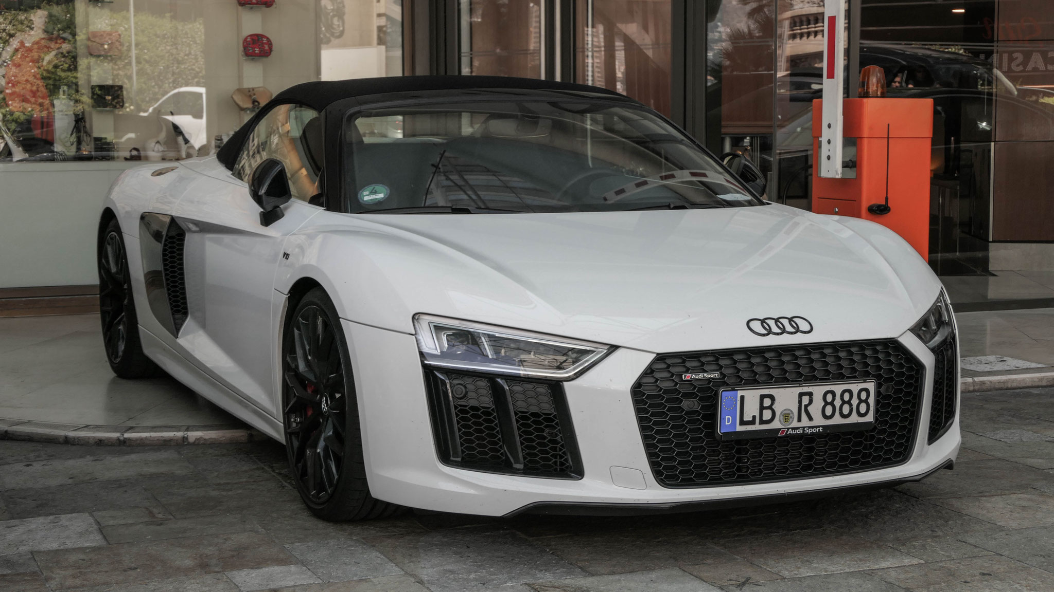 Audi R8 V10 Spyder - LB-R888