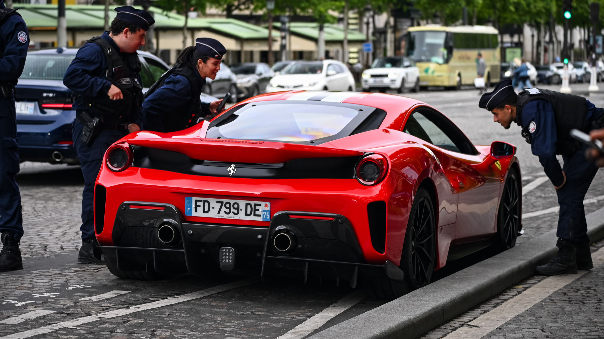 Ferrari 488 Pista - FD799DE-75 (FRA)