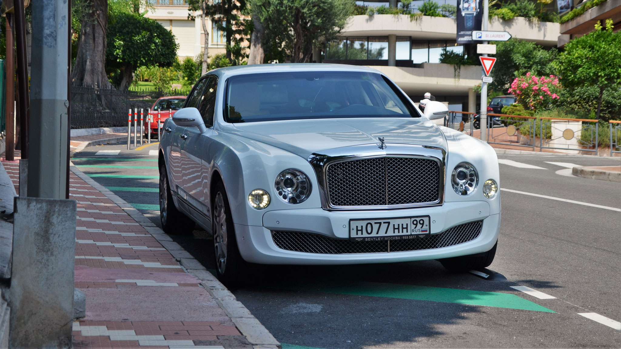 Bentley Mulsanne - H077HH-99 (RUS)
