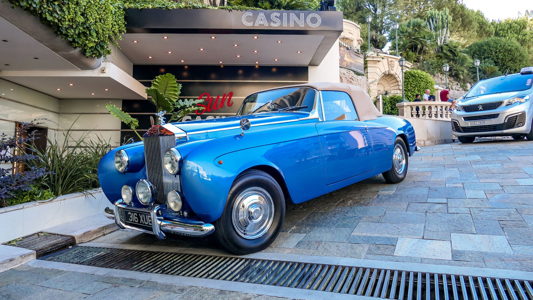 Rolls Royce Silver Cloud Convertible - 316XUE (GB)