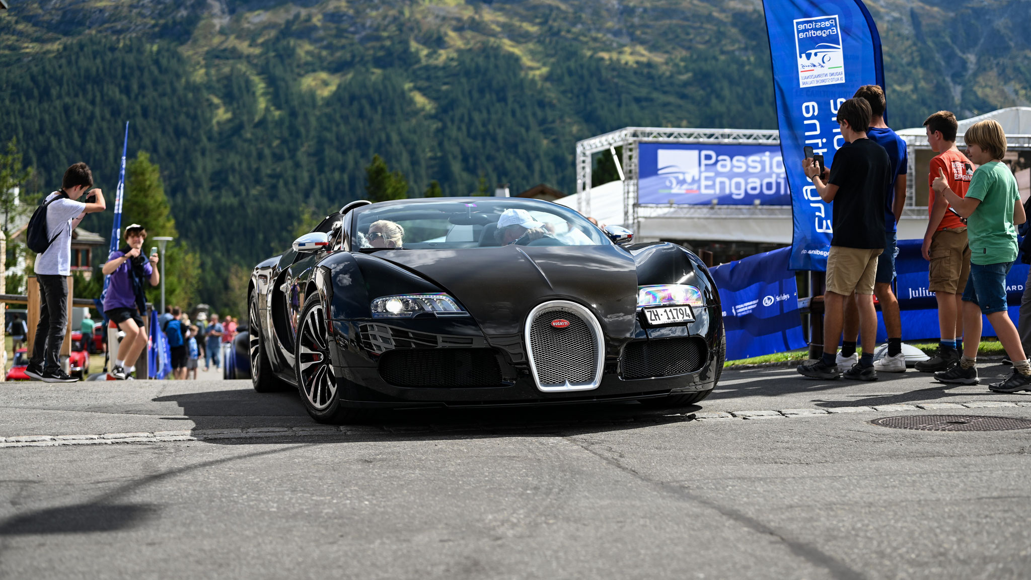 Bugatti Veyron 16.4 Sang Noir - ZH11794 (CH)