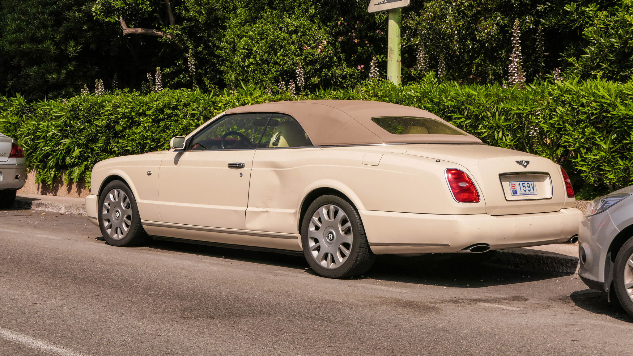 Bentley Azure - 159V (MC)