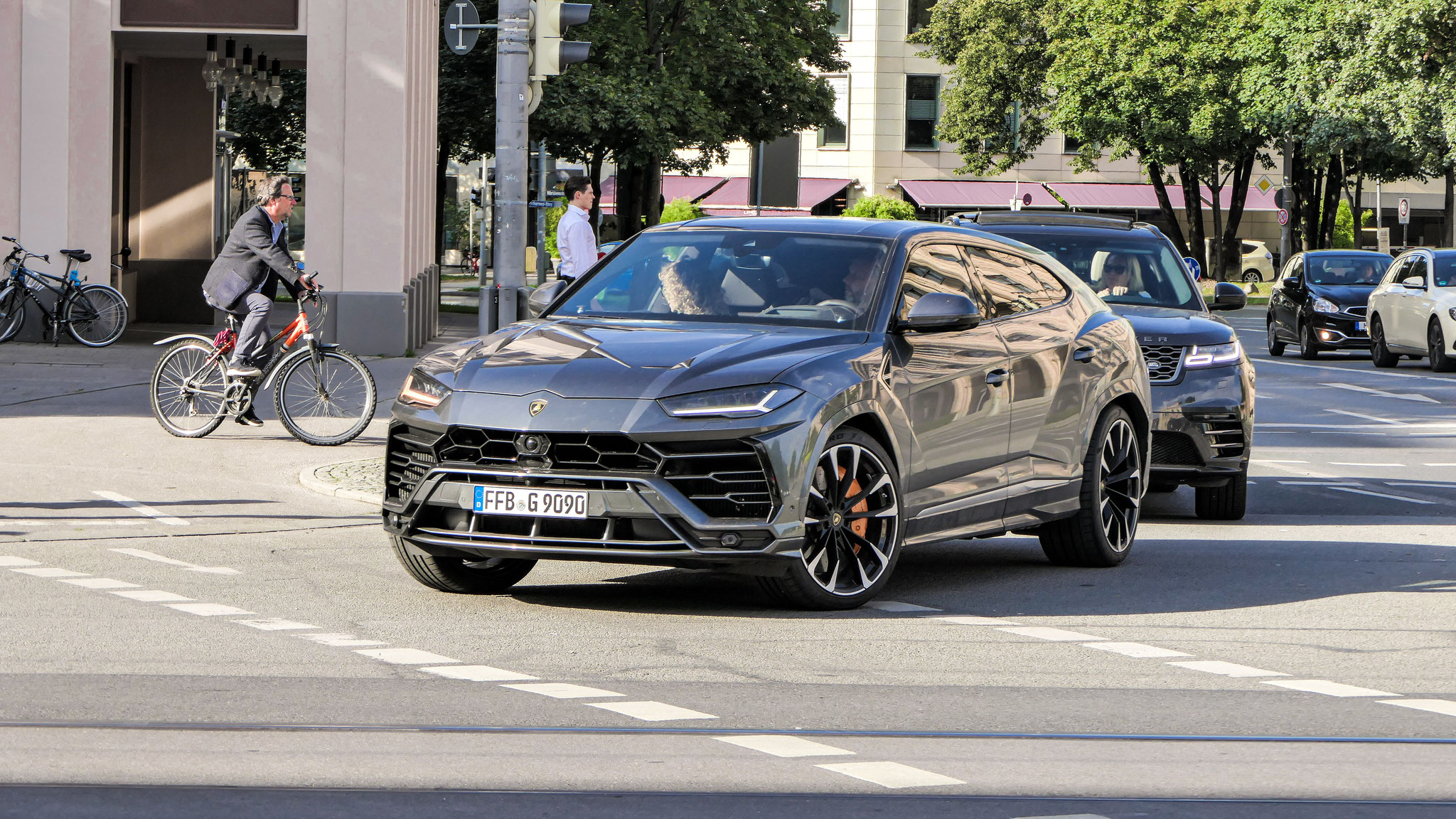  Lamborghini Urus -FFB-G9090