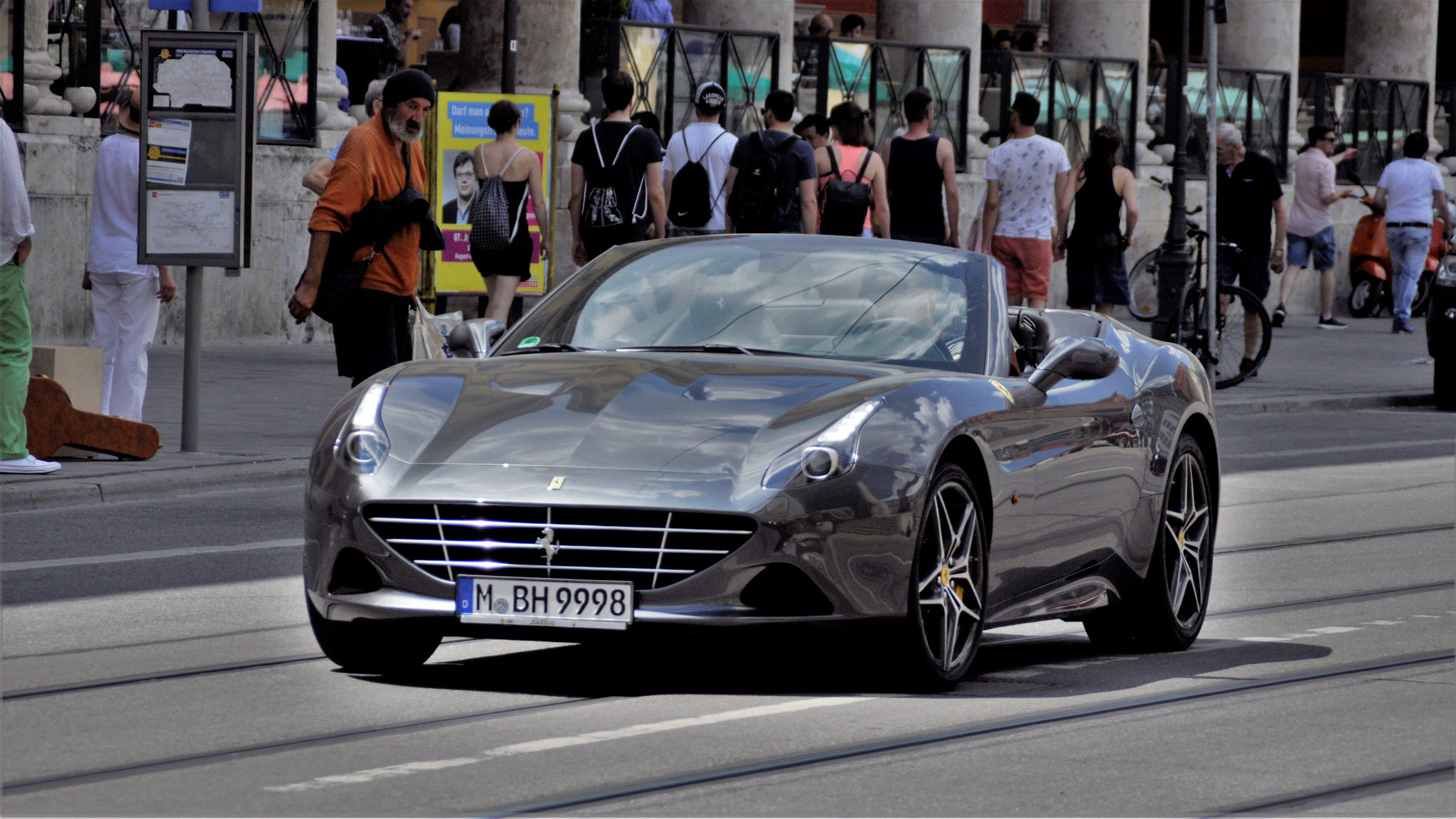 Ferrari California T - M-BH9998