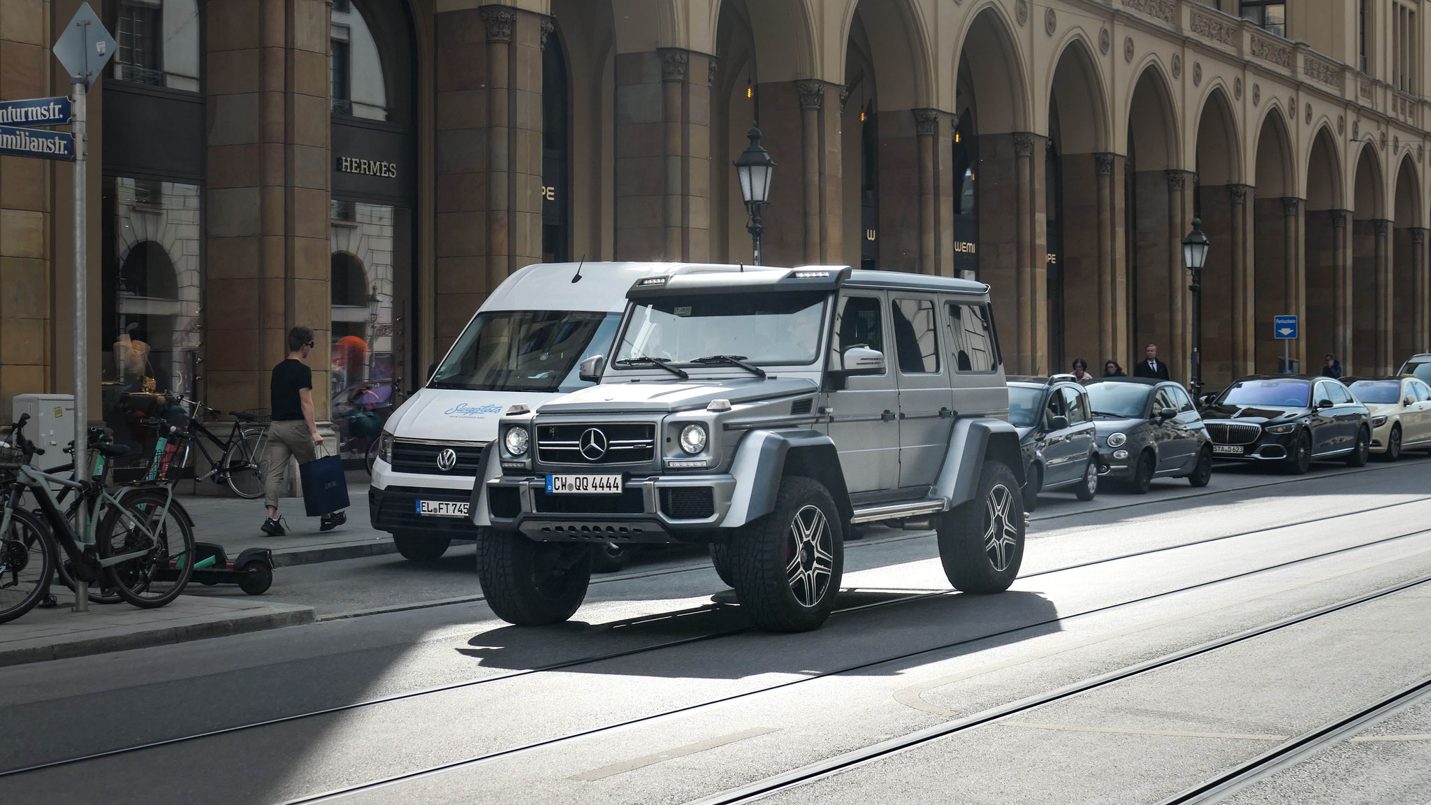 Mercedes G500 4x4² - CW-QQ4444