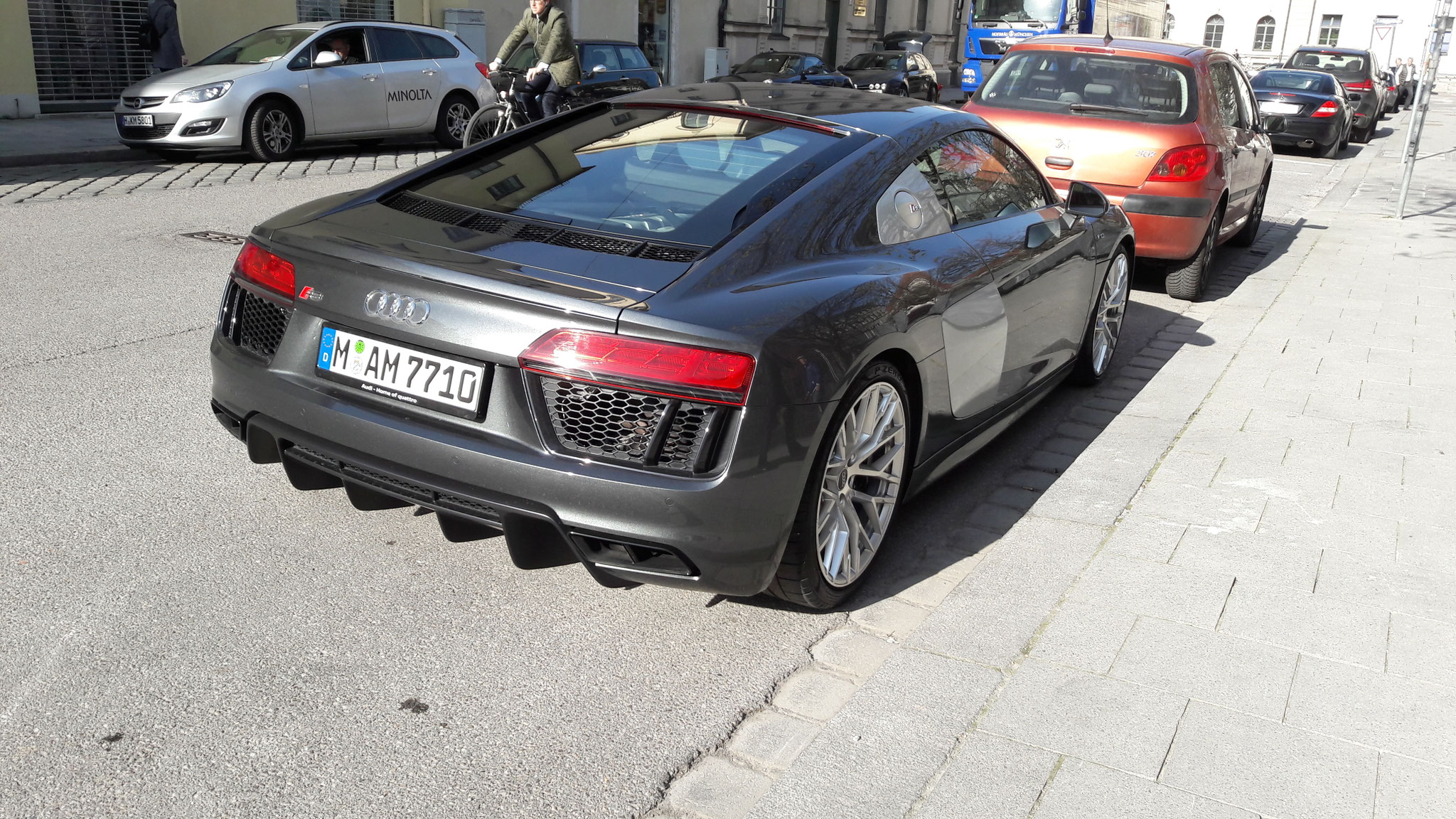 Audi R8 V10 - M-AM7710