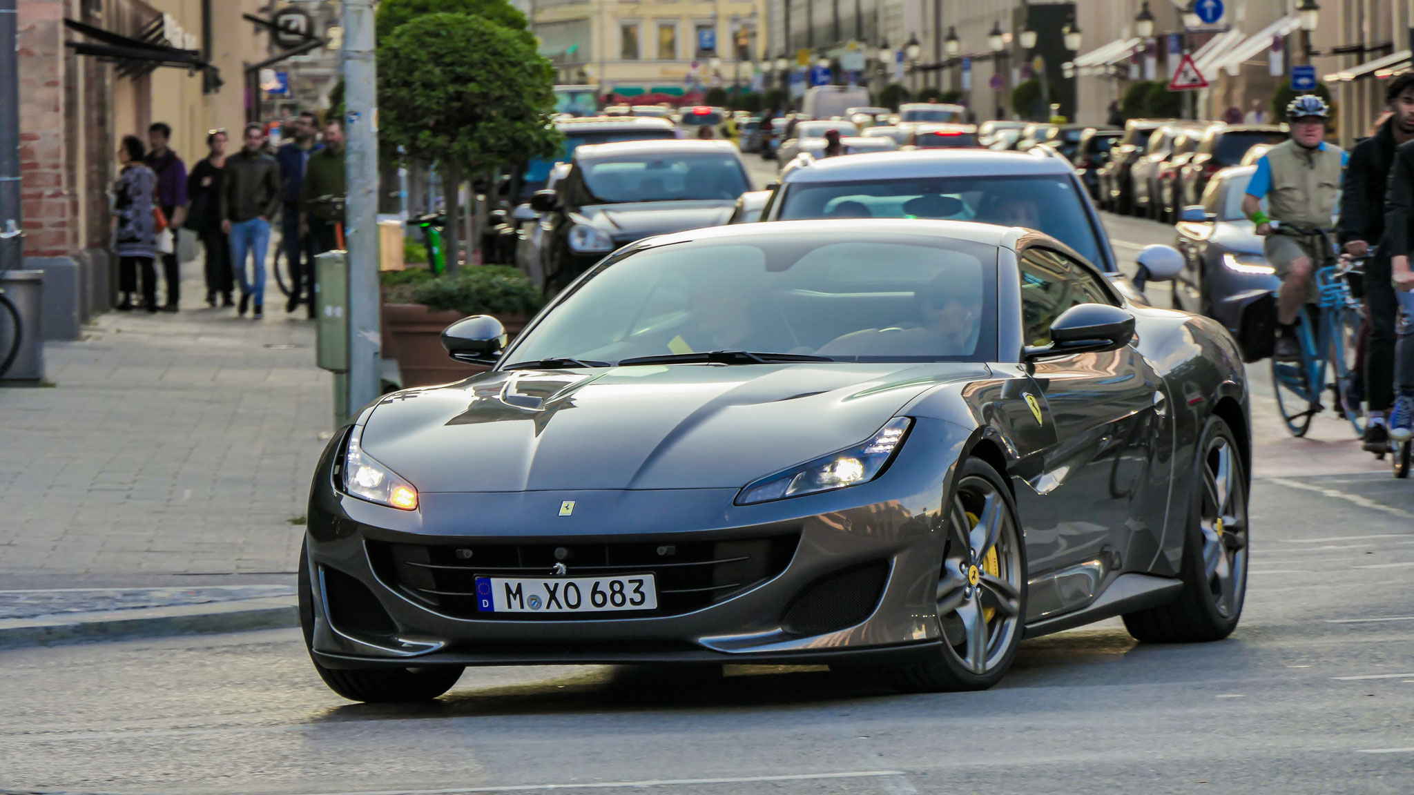 Ferrari Portofino - M-XO-683