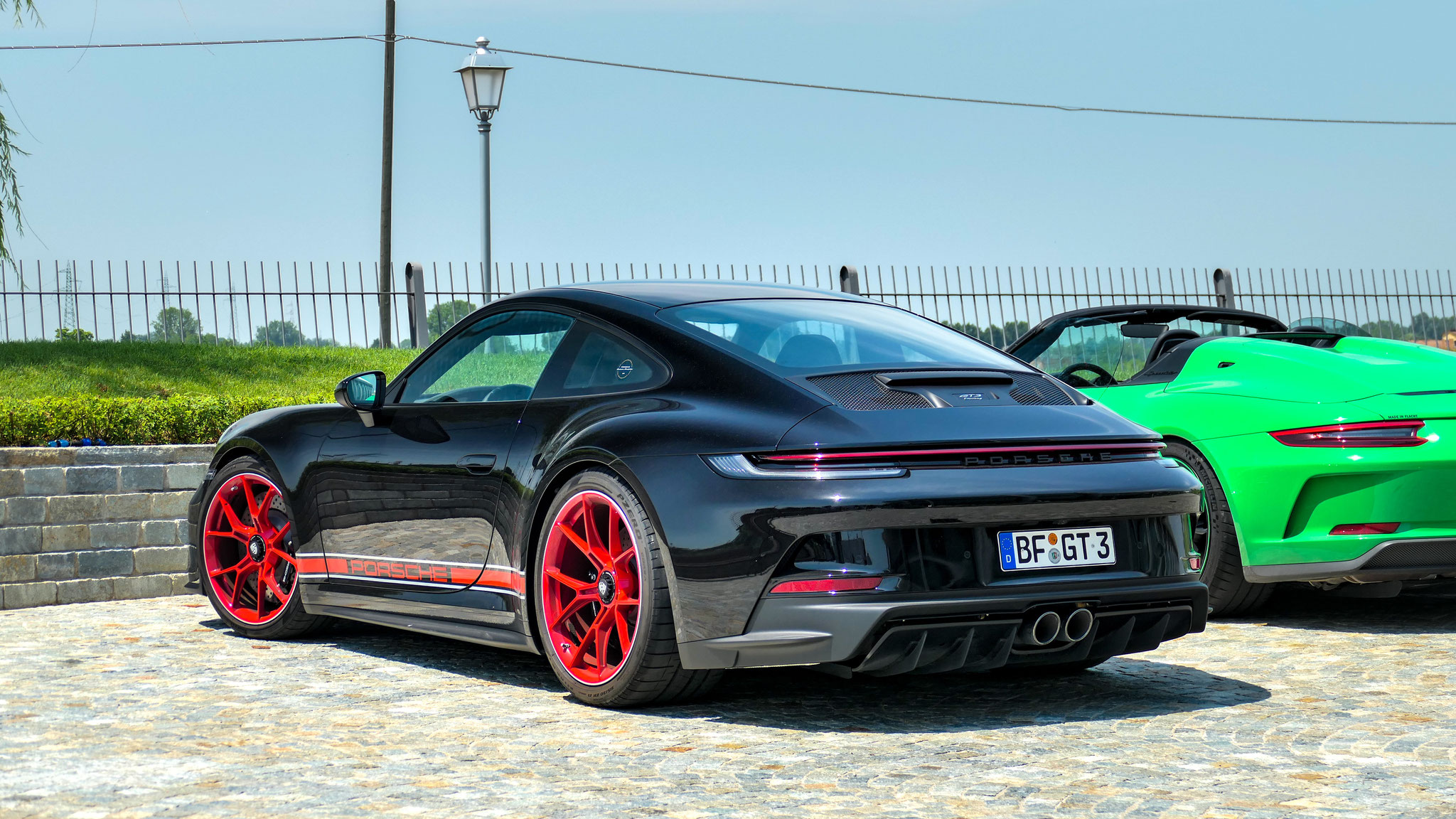 Porsche 992 GT3 Touring - BF-GT3