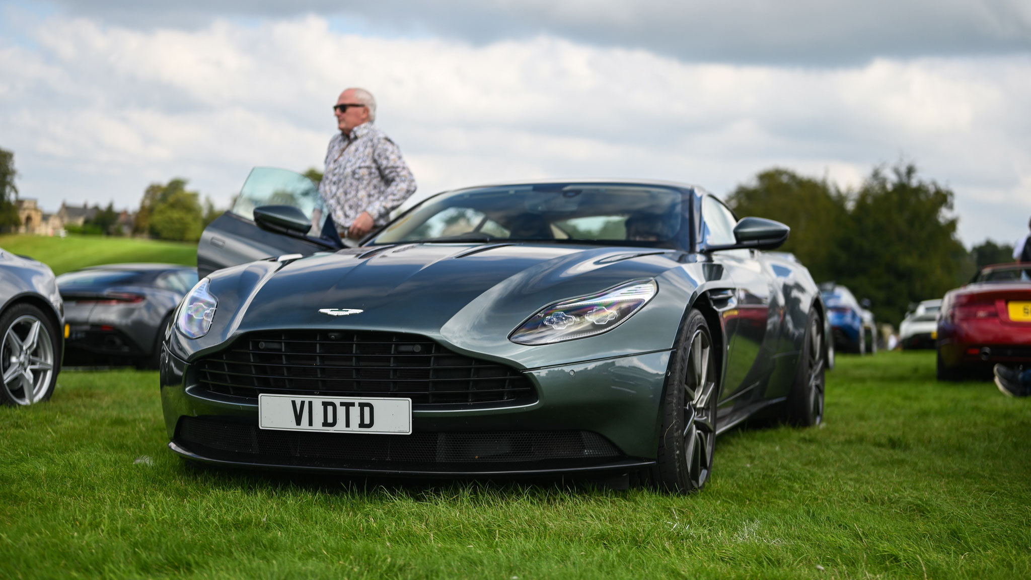 Aston Martin DB11 - V1DTD (GB)