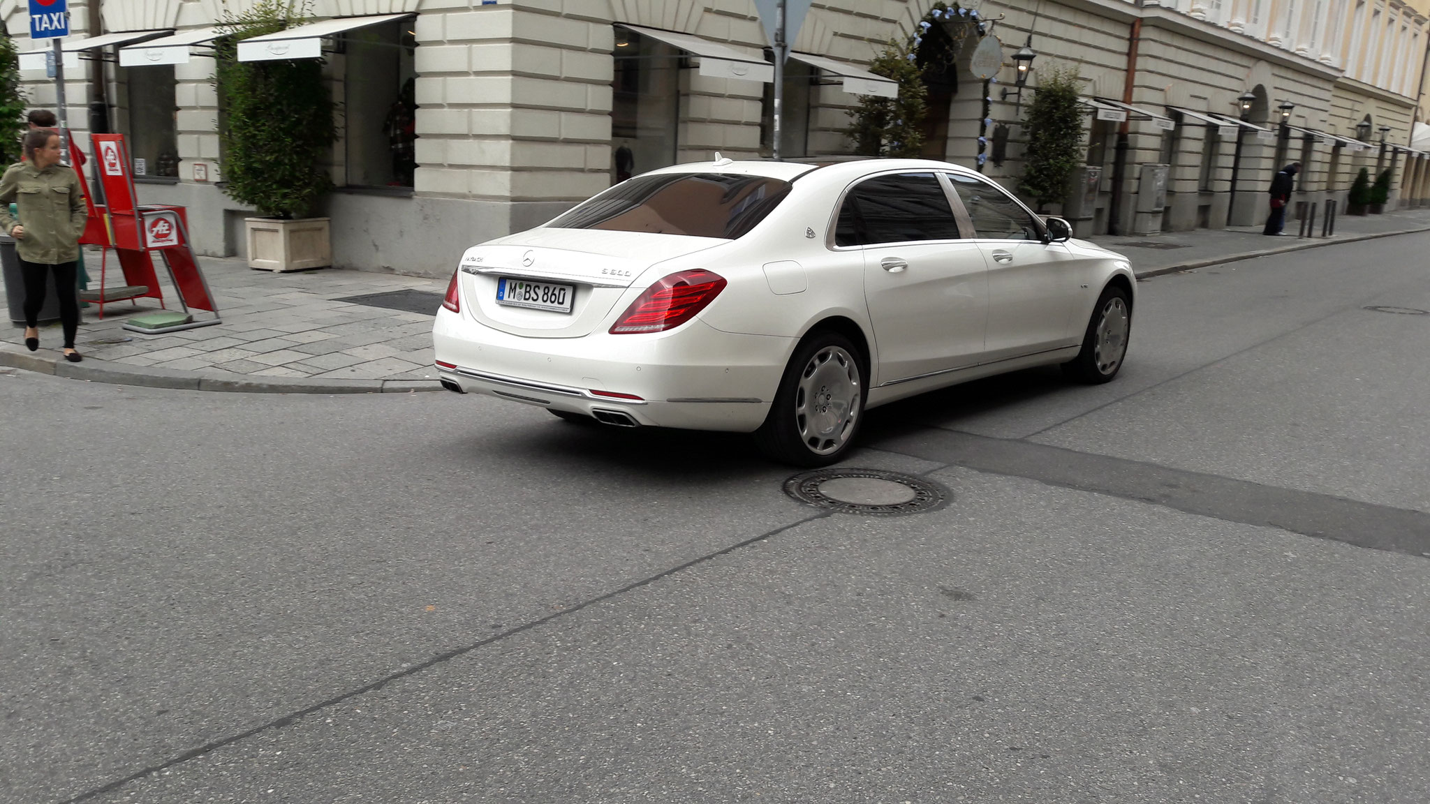 Mercedes Maybach S600 - M-BS860