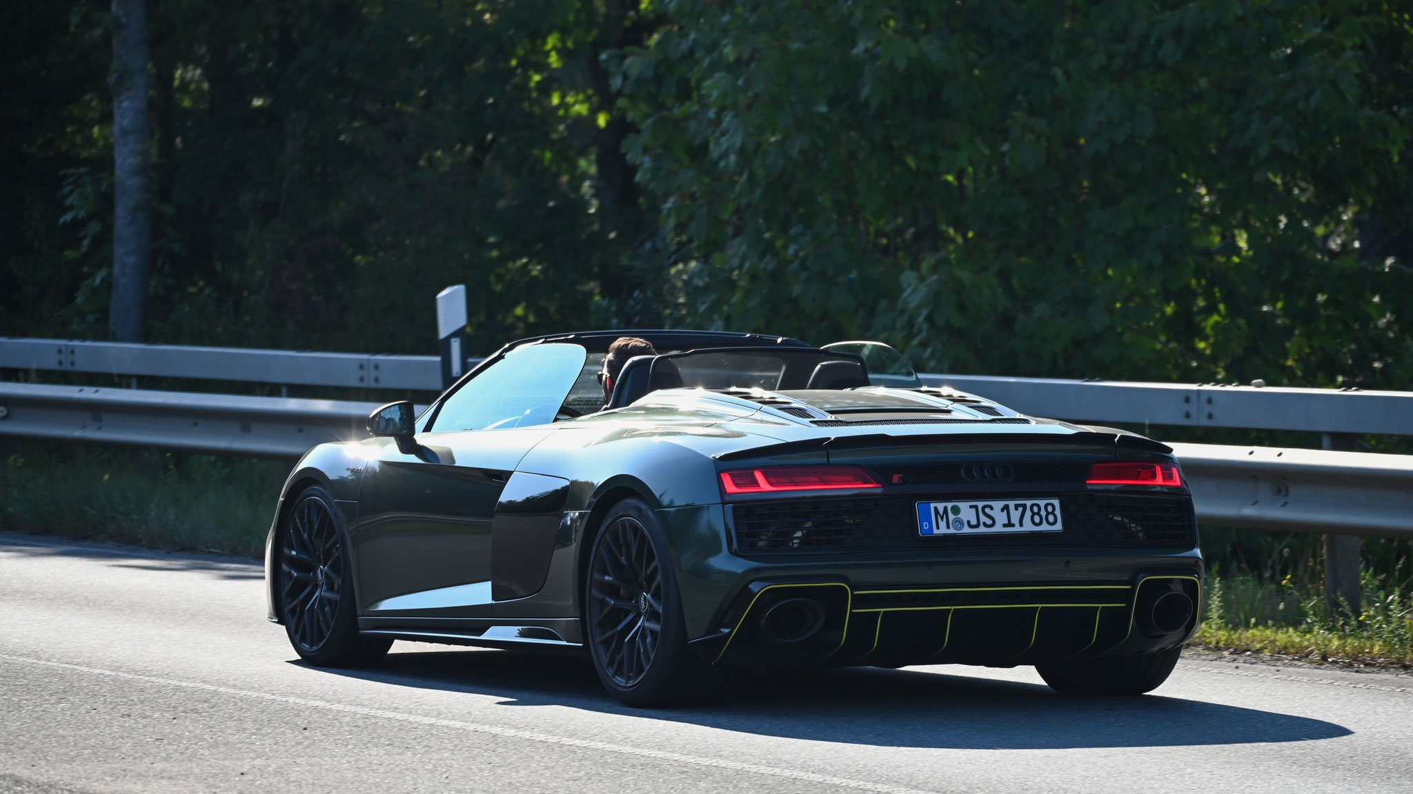 Audi R8 V10 Spyder - M-JS1788