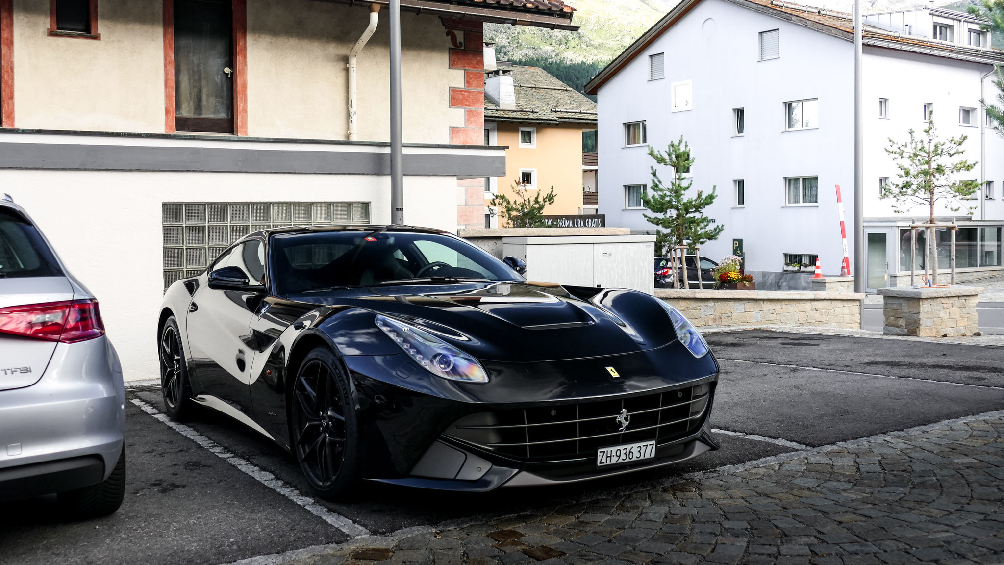 Ferrari F12 Berlinetta - ZH936377 (CH)