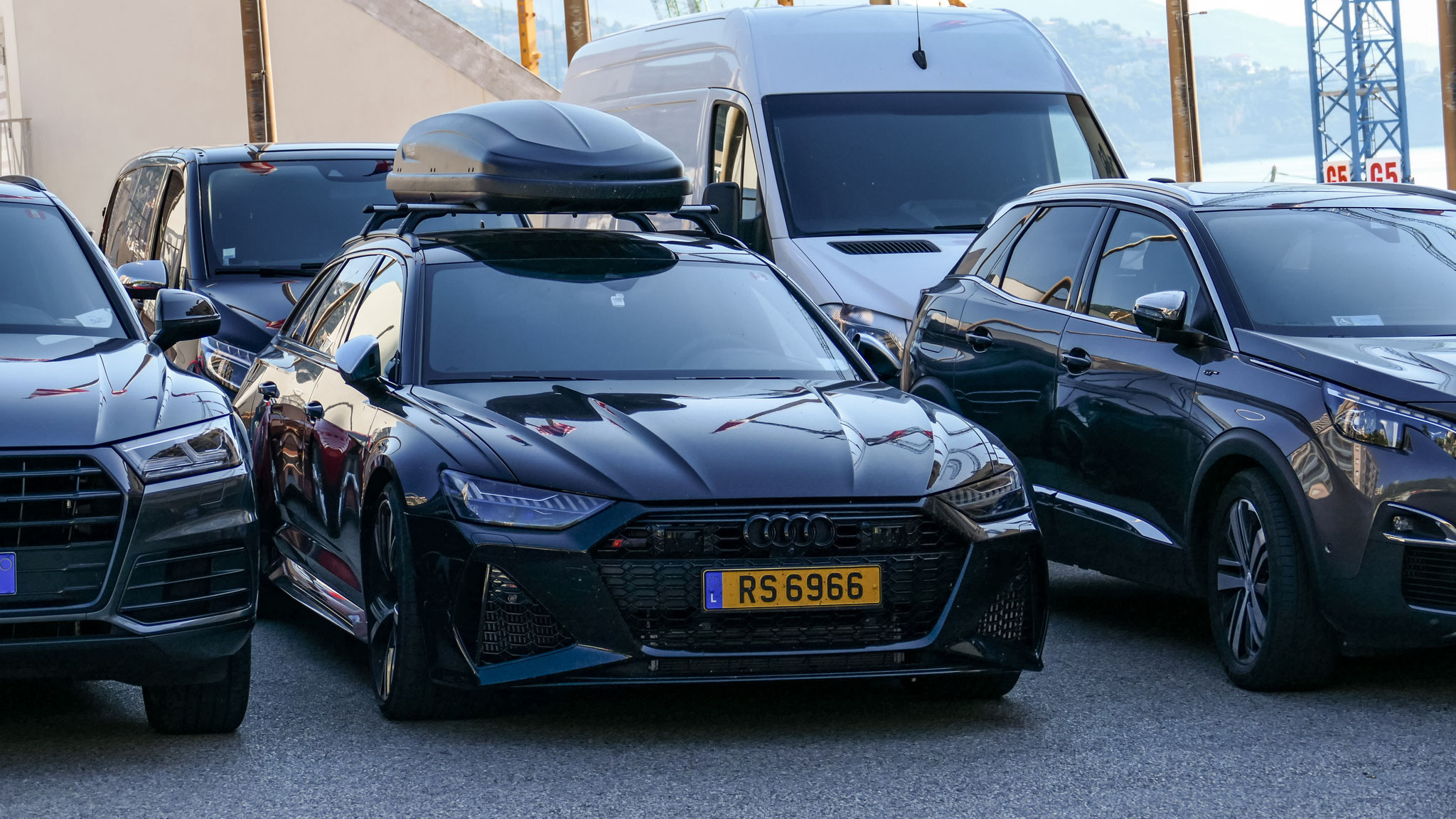 Audi RS6 - RS6966 (LUX)