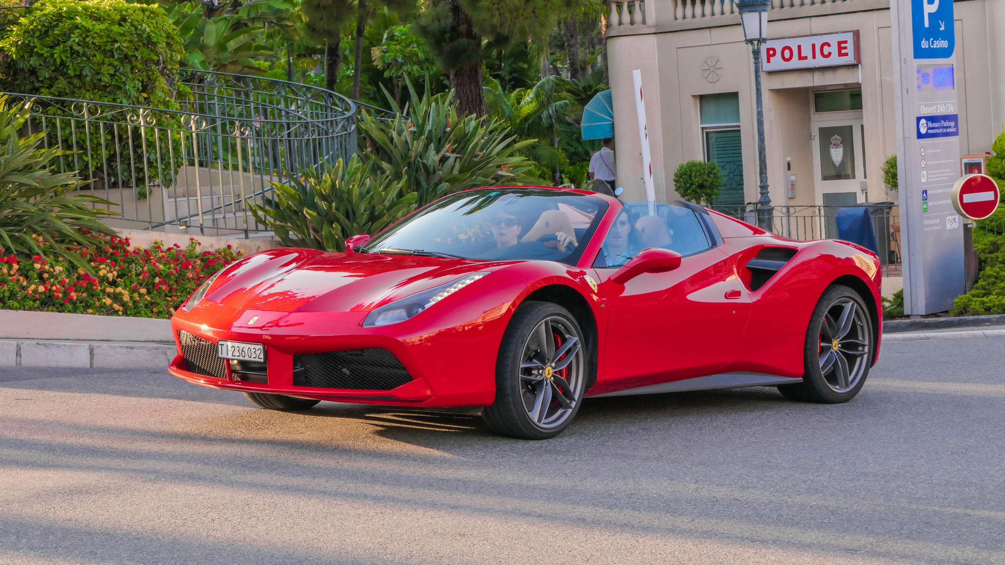 Ferrari 488 Spider - TI236032 (CH)