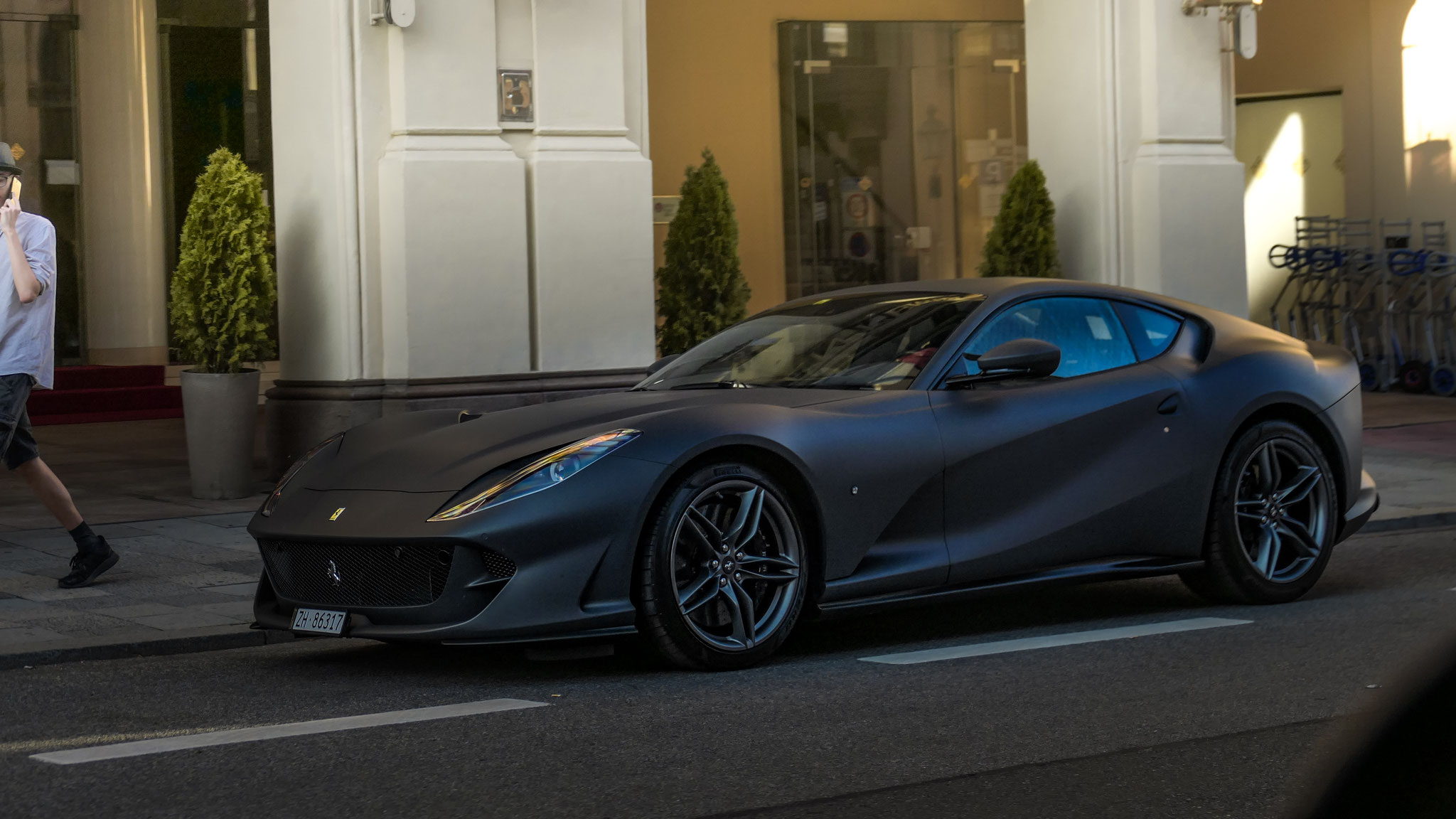 Ferrari 812 Superfast - ZH86317 (CH)