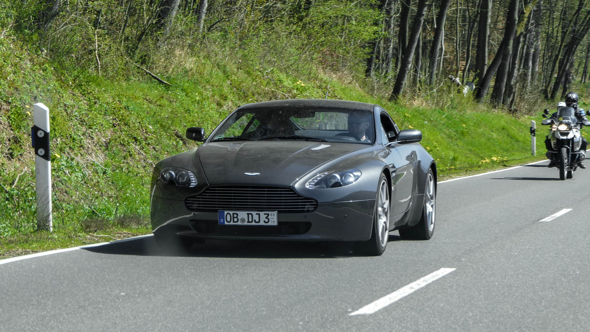 Aston Martin Vantage V8 - OB-DJ3