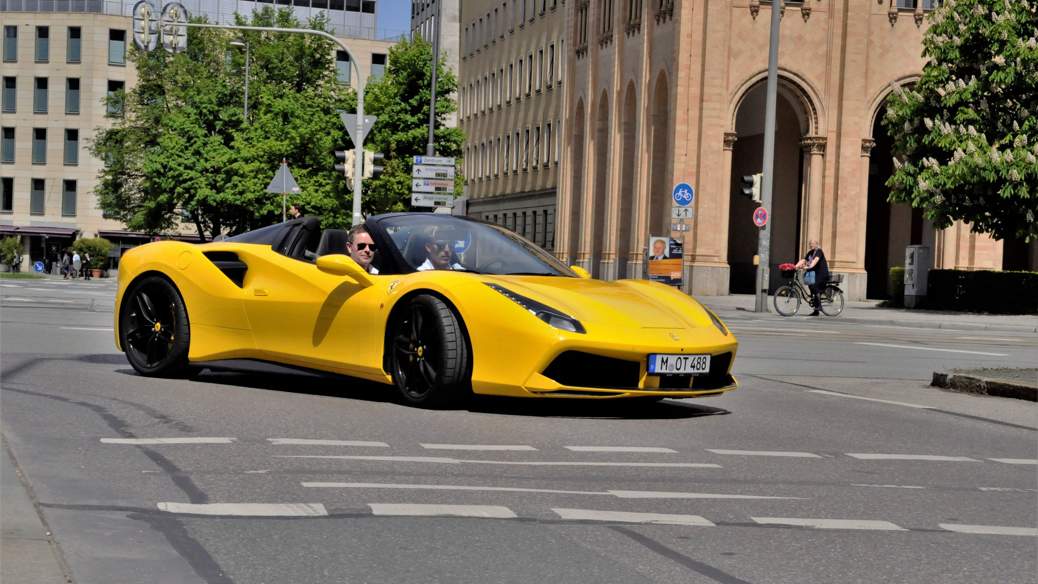 Ferrari 488 Spider - M-OT488