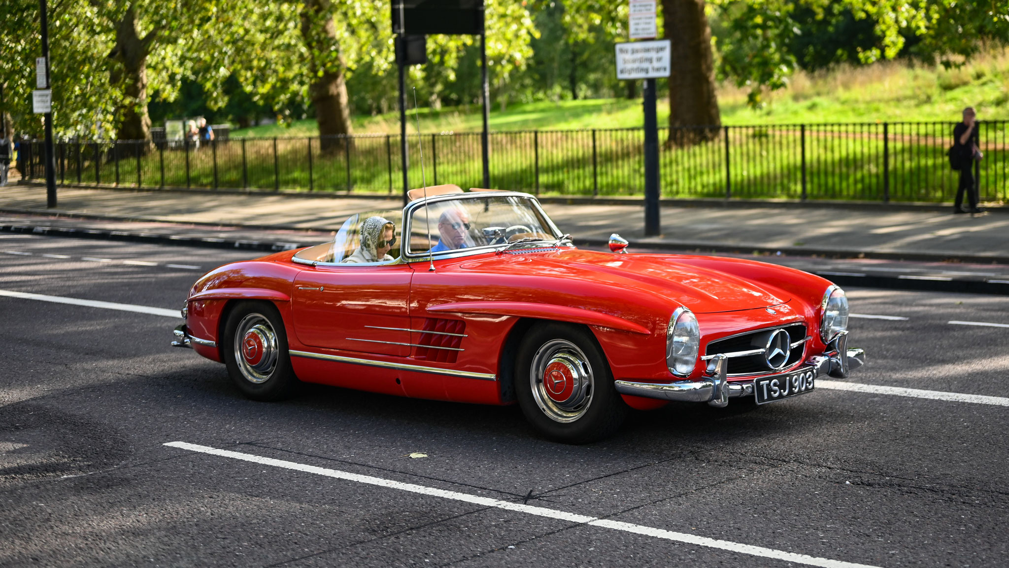 Mercedes 300SL Roadster - TSJ903 (GB)