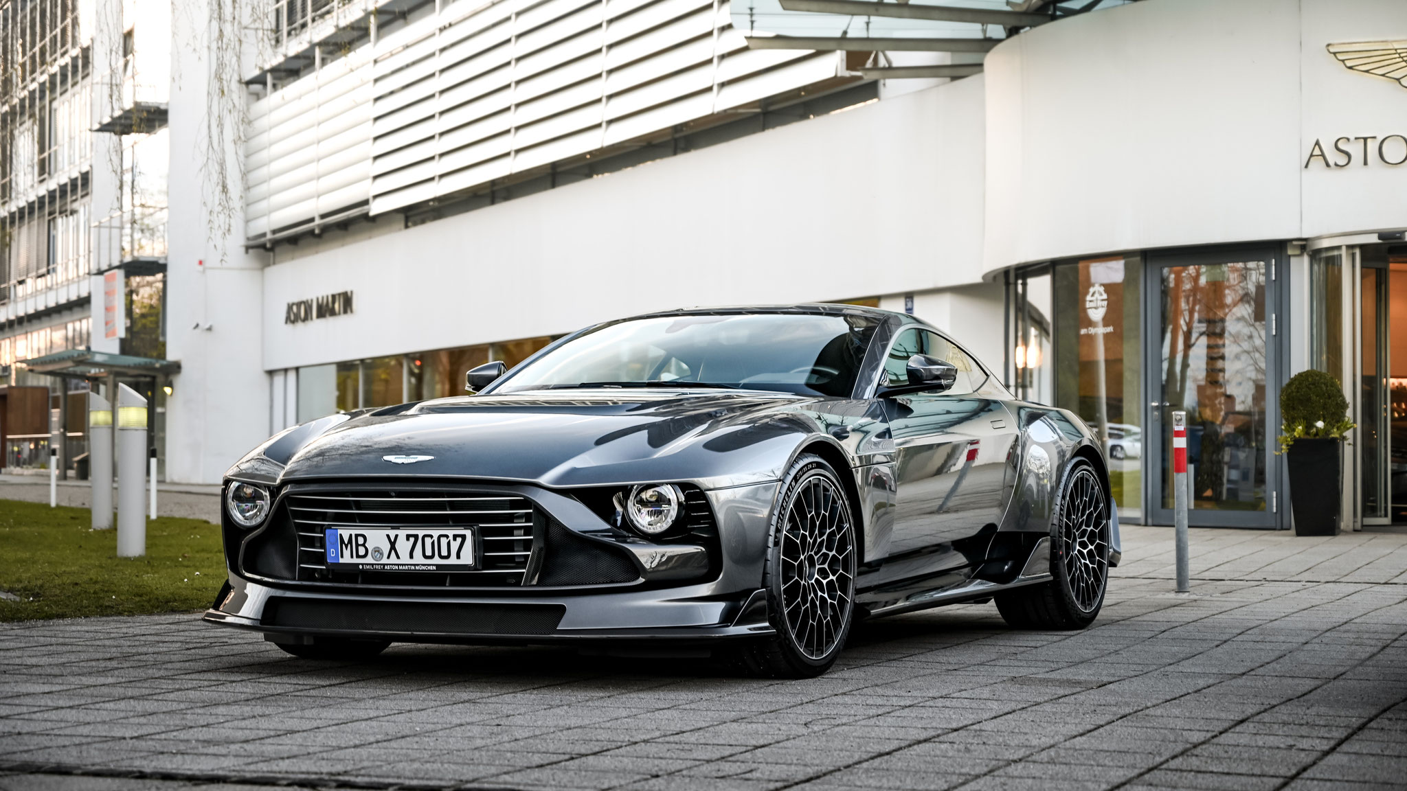 Aston Martin Valour - MB-X7007