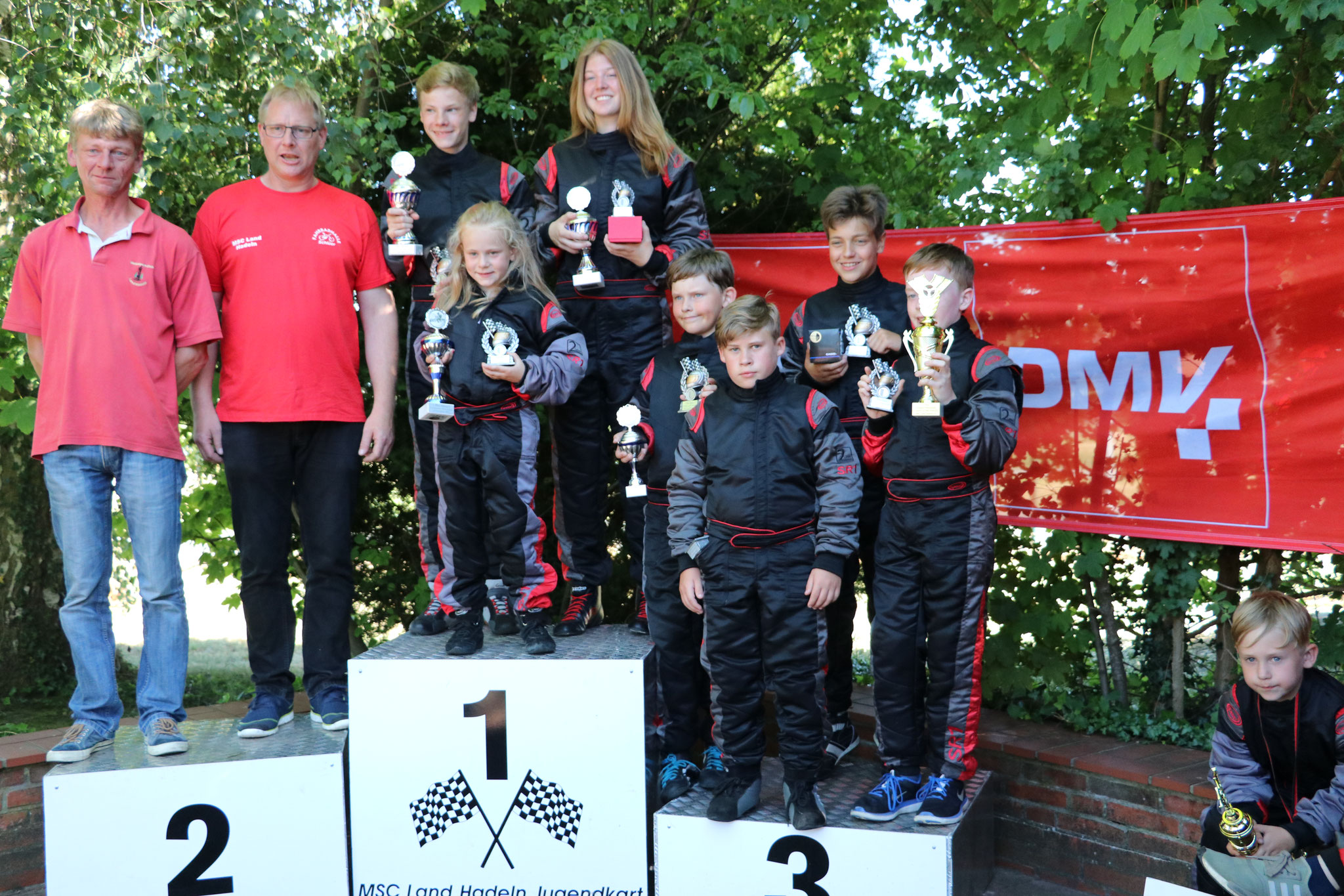 Auf dem ersten Platz stehen die Norddeutschen Meister (Einzelstarter), auf dem Dritten die Youngstars MSC Land Hadeln 1 als Norddeutscher Meister und auf dem Zweiten die Trainer