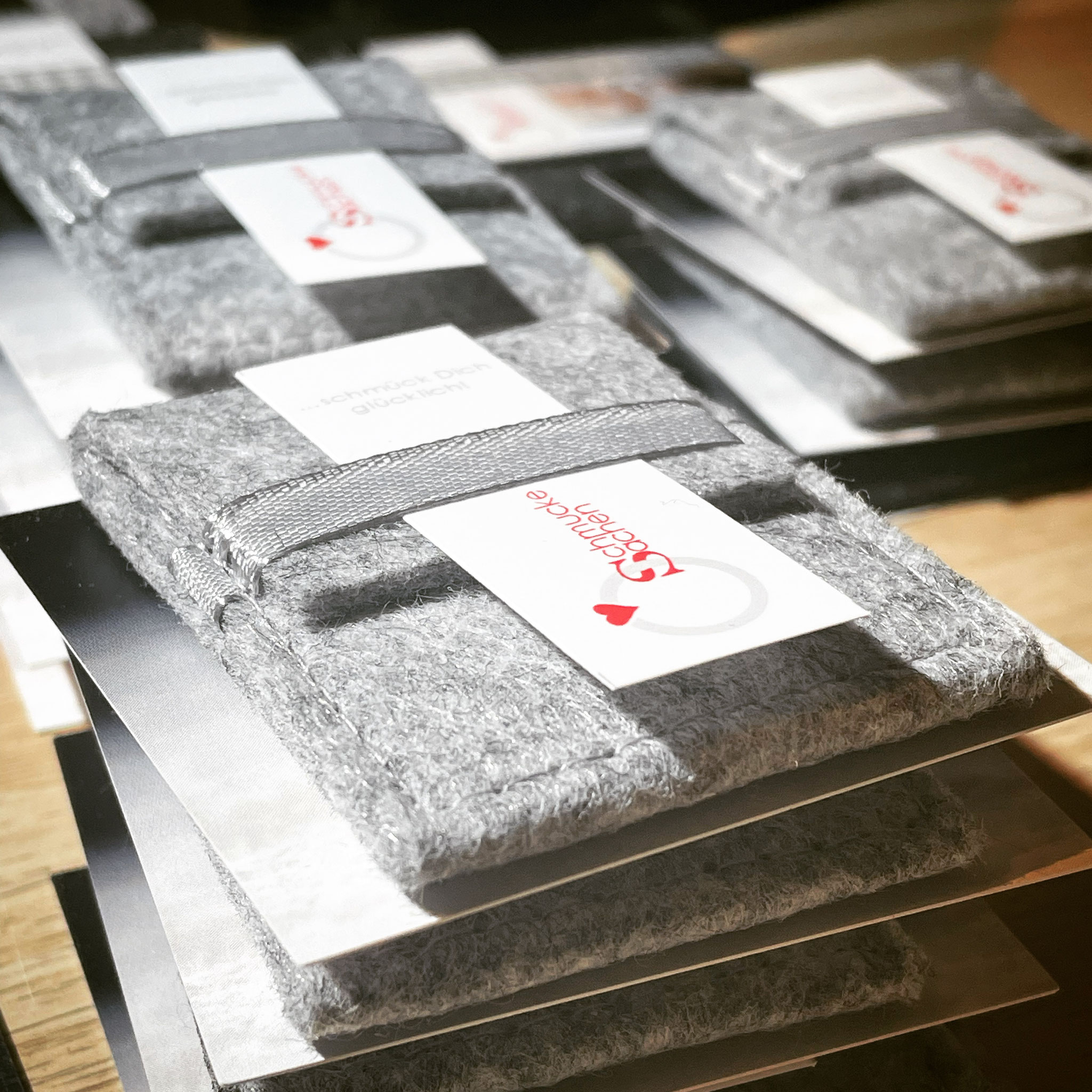 Selbstgefertigte Verpackungen für die Ringe
